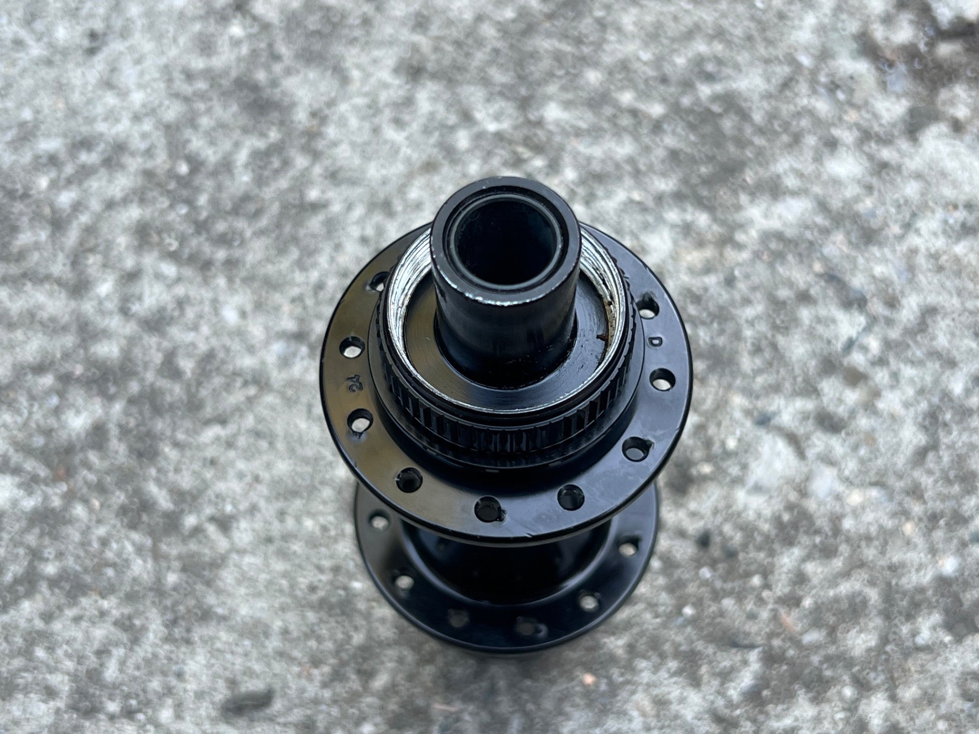 Specialized Axis Rear Hub 12x142mm 24H Hole 11 Speed Shimano Hyperglide  Black  - Image 5