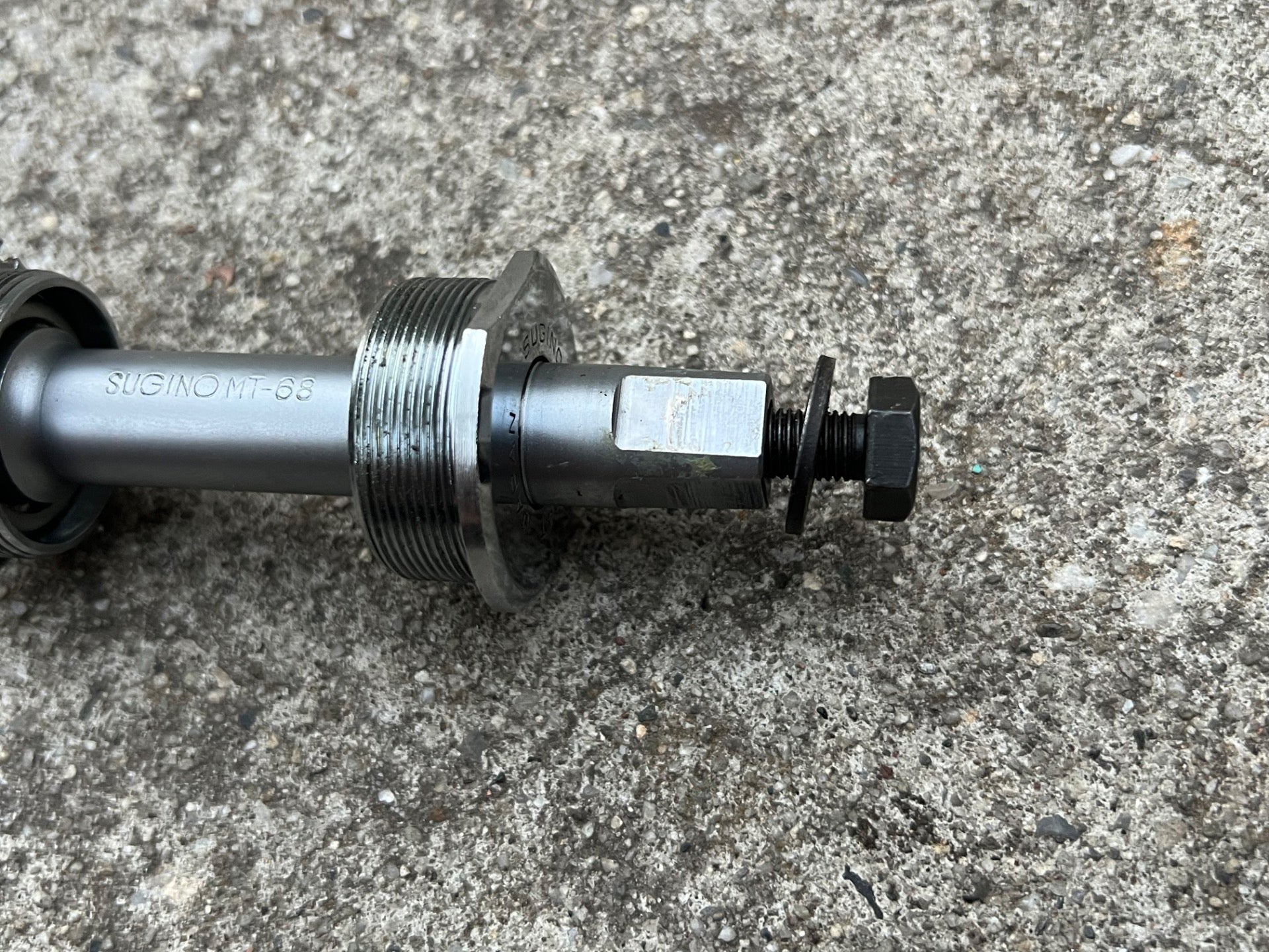 Sugino MT68 68mm 115mm English Bottom Bracket 1.37x24T Chrome Vintage Road Bike  - Image 5