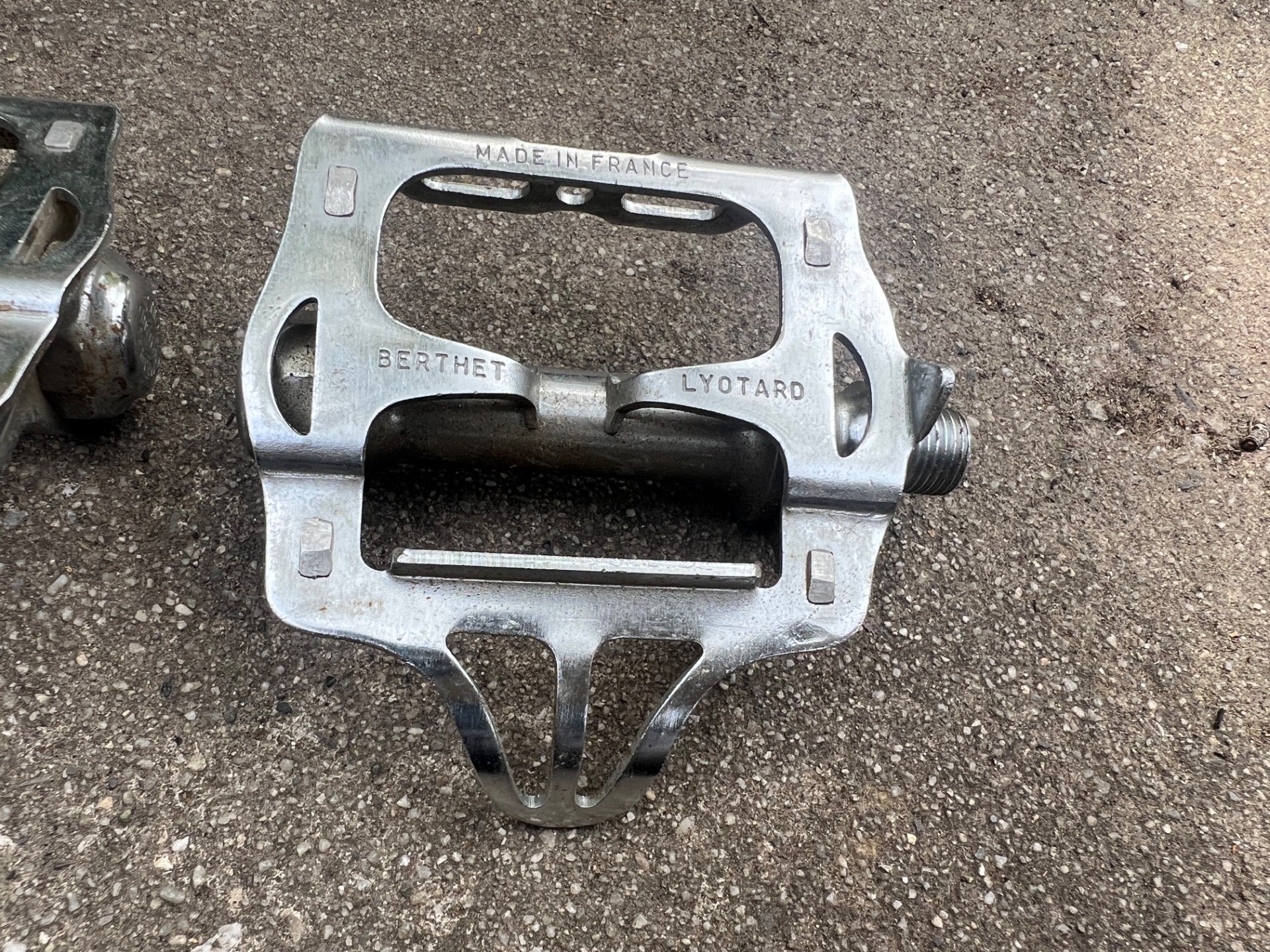 Lyotard Berthet 1/2” Toe Clip Pedals Vintage Chrome Steel Road Touring Bike  - Image 5