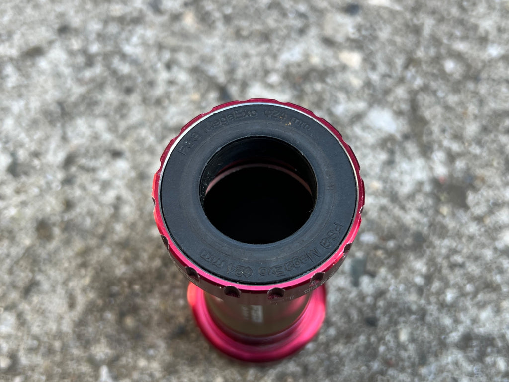 FSA MEGA EXO 68/70mm English Thread Ceramic Bottom Bracket Red Road Bike Racing - Image 5