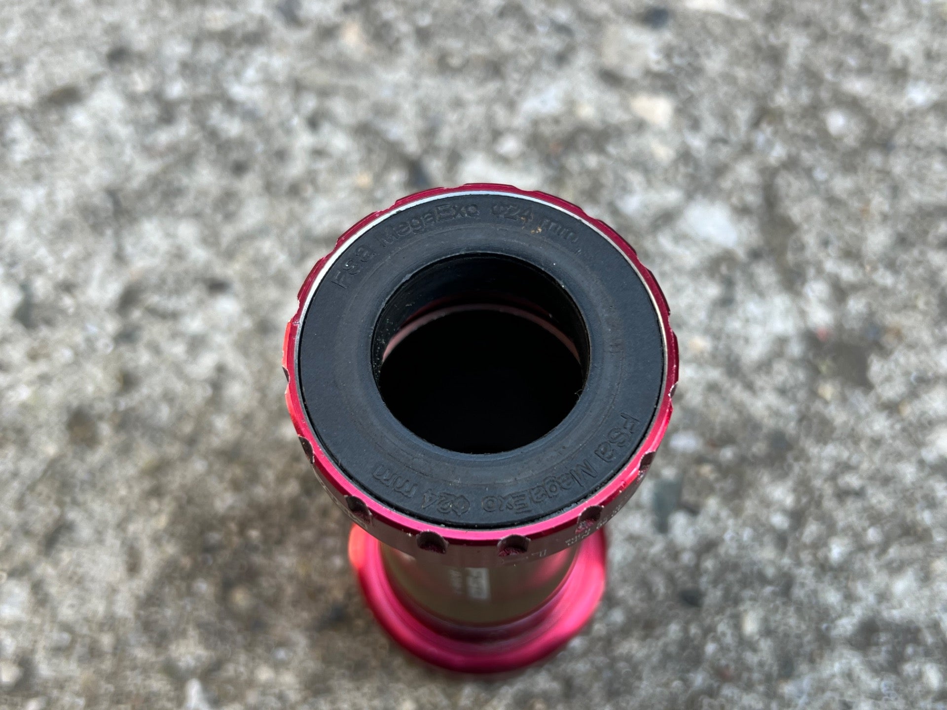 FSA MEGA EXO 68/70mm English Thread Ceramic Bottom Bracket Red Road Bike Racing - Image 5