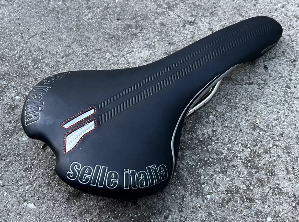 MINT Selle Italia Flite Titanium Saddle idmatch L1 Black 145x277mm Gravel Road  - Image 5
