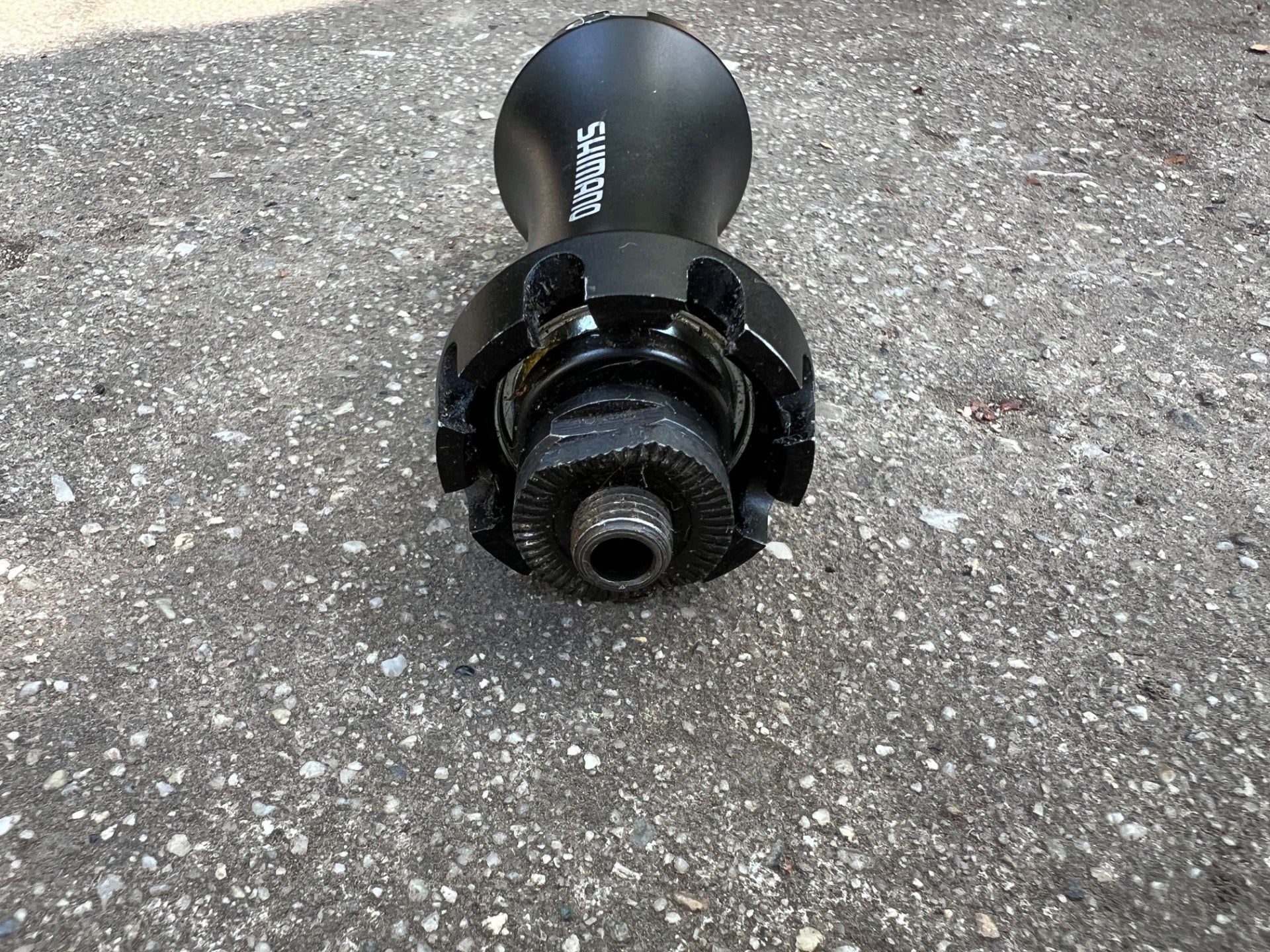 Shimano WH-R550 Front Hub 100mm 16H Hole Black Road Bike Cycling Straight Spoke  - Image 5