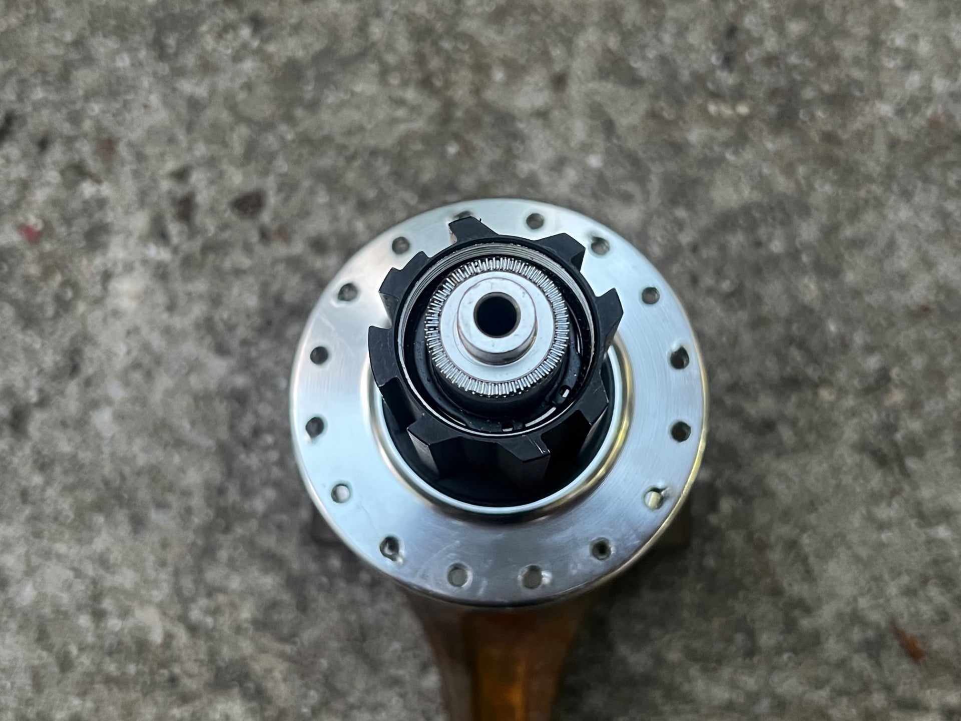 Bianchi ENE 130mm 9-12 Speed Campagnolo Ultra Drive Rear Hub Silver High Flange - Image 5