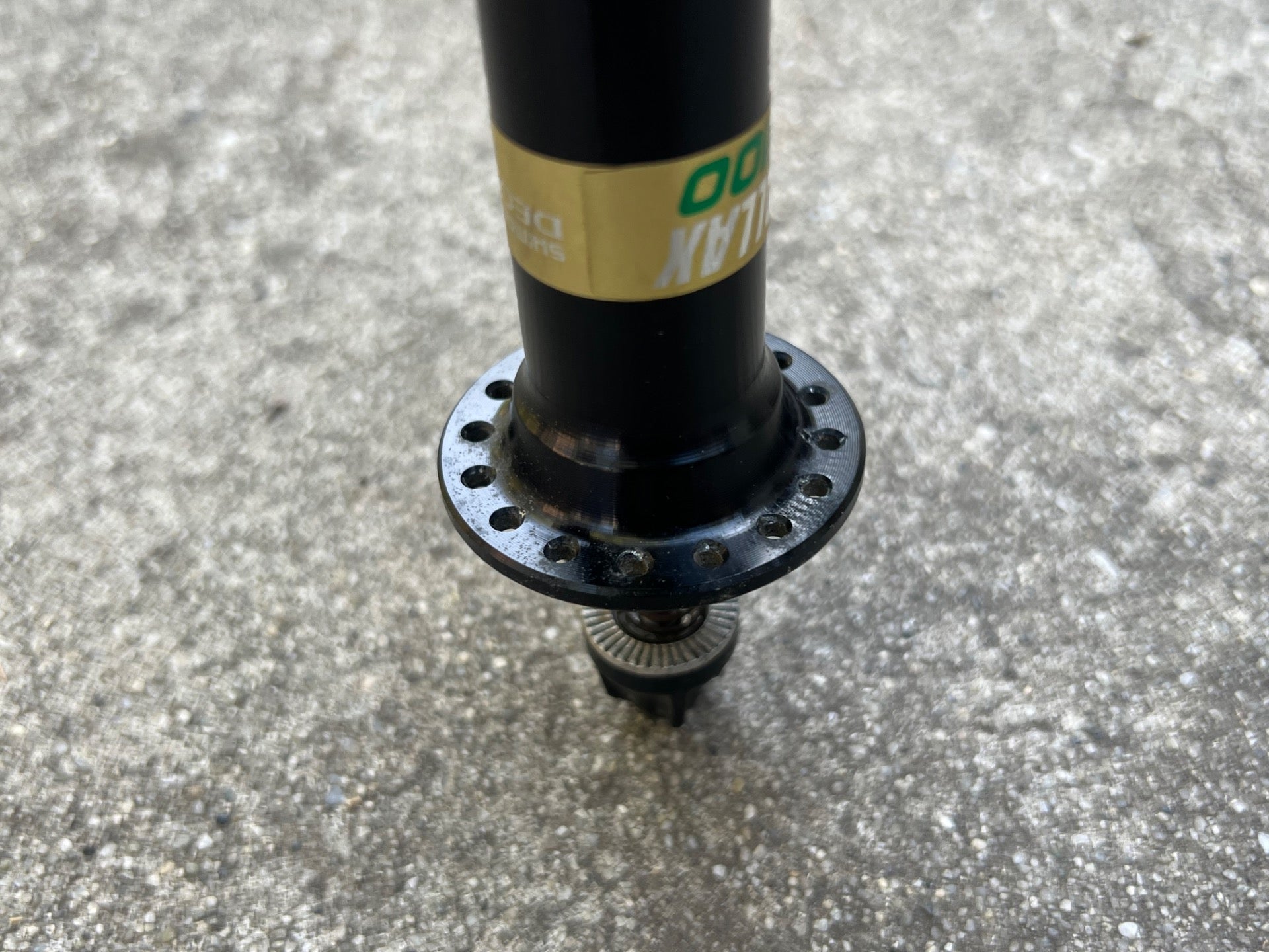 Shimano Deore LX 32H Hole HB-M564 Front Hub & Quick Release Vintage MTB Black  - Image 5