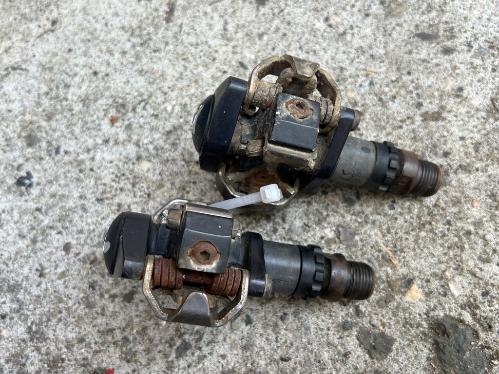 Shimano PD-M515 Clipless SPD Pedals Touring Gravel Road Mountain MTB Bike - Image 5