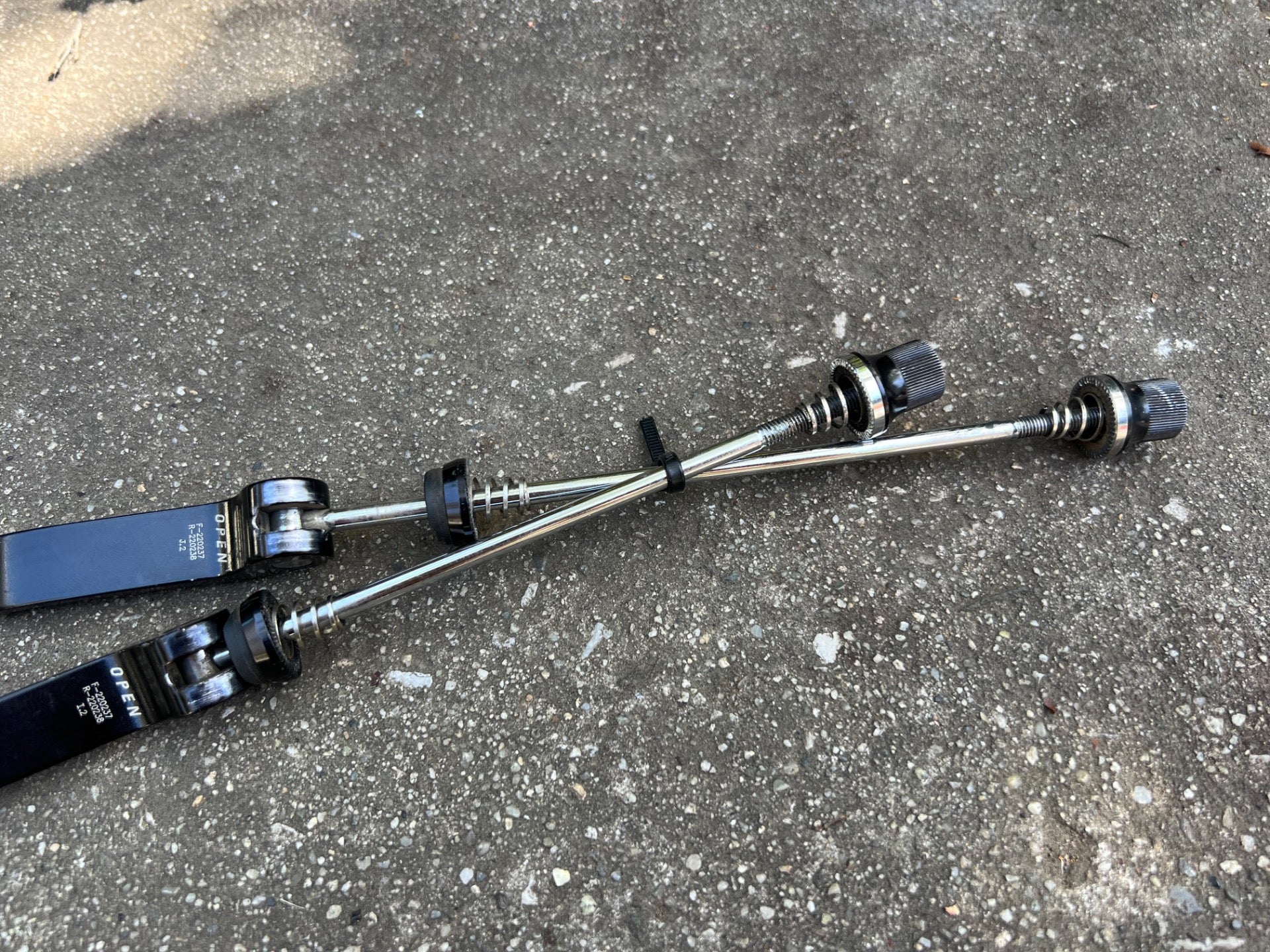 Bontrager 100/135mm Black Aluminum Quick Release Skewers Pair Vintage MTB Steel - Image 5