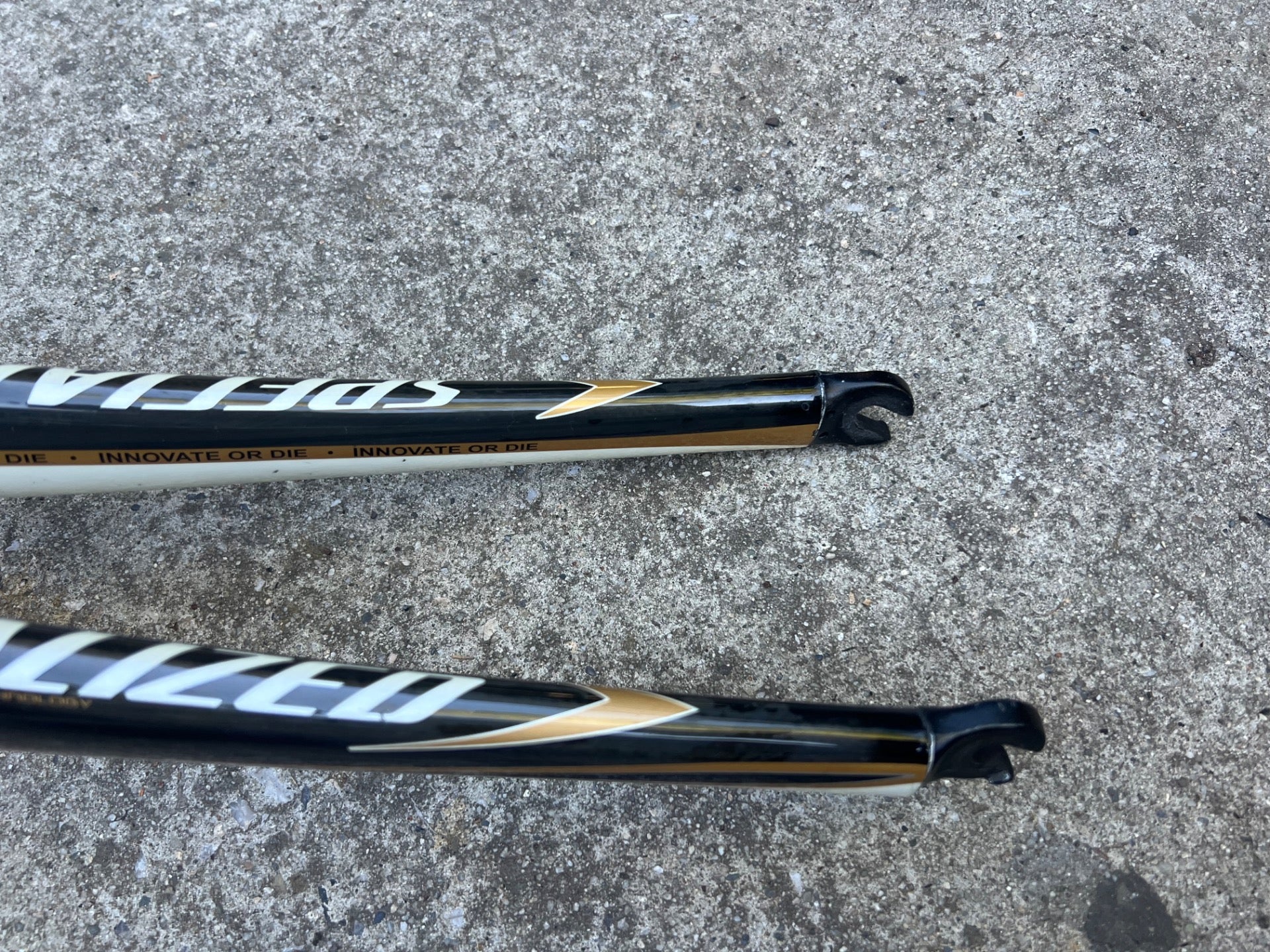 Specialized FACT 700c Carbon Fork 1 1/8” to 1 1/2” 8” Tapered Black Gold Road  - Image 11