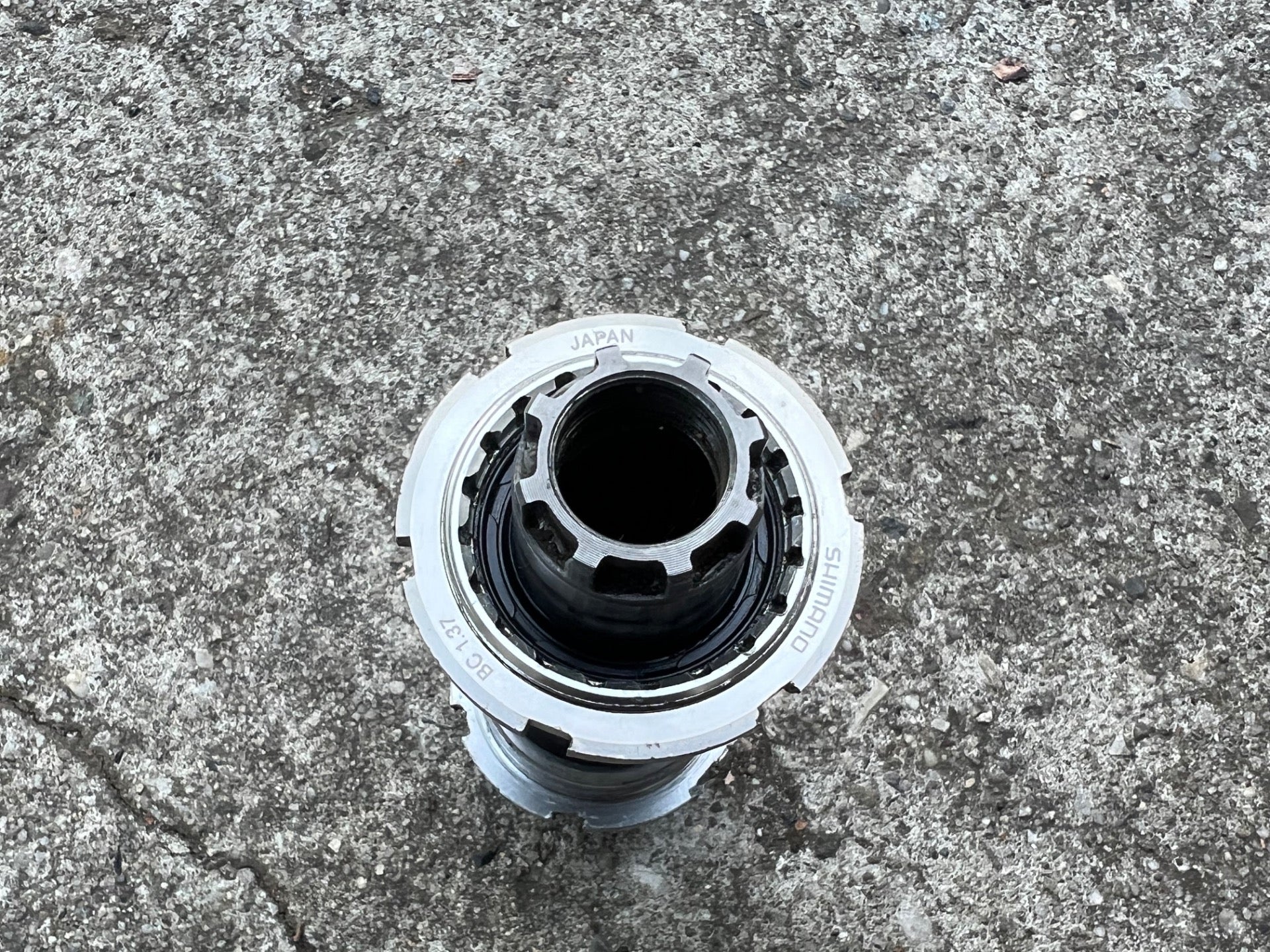 RE GREASED Shimano Dura Ace BB-7700 109.5mm Octalink V1 English Bottom Bracket - Image 5