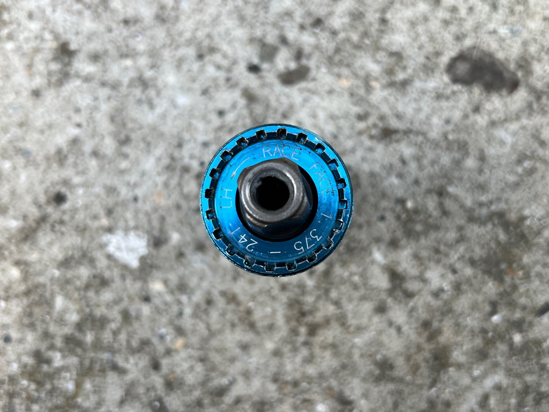 Raceface Titanium Taperlock Bottom Bracket 110mm English Thread 68/73mm Vintage  - Image 5