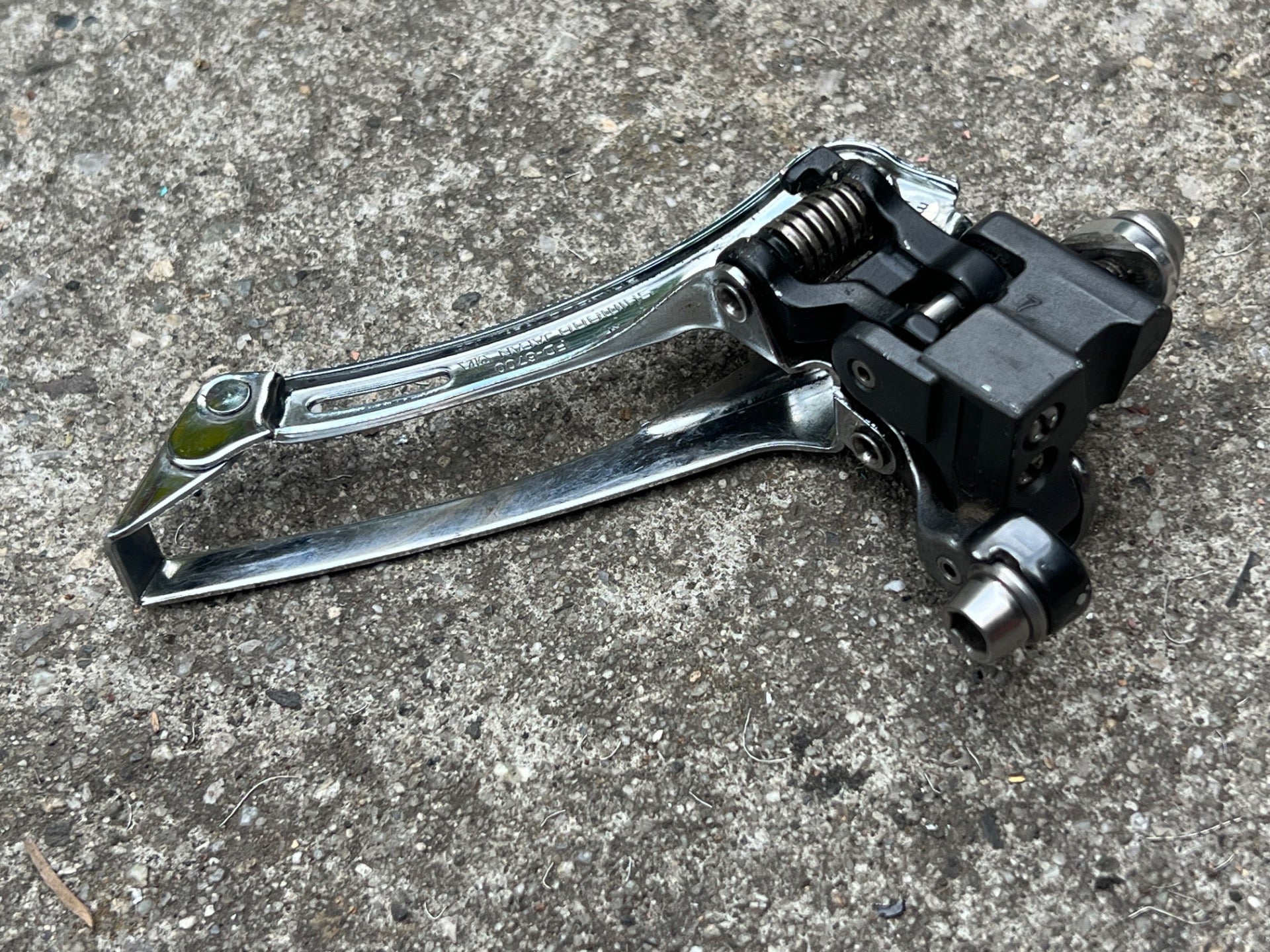 Shimano Ultegra FD-6700 Bottom Pull Front Derailleur Double Road 2x10 Speed  - Image 5