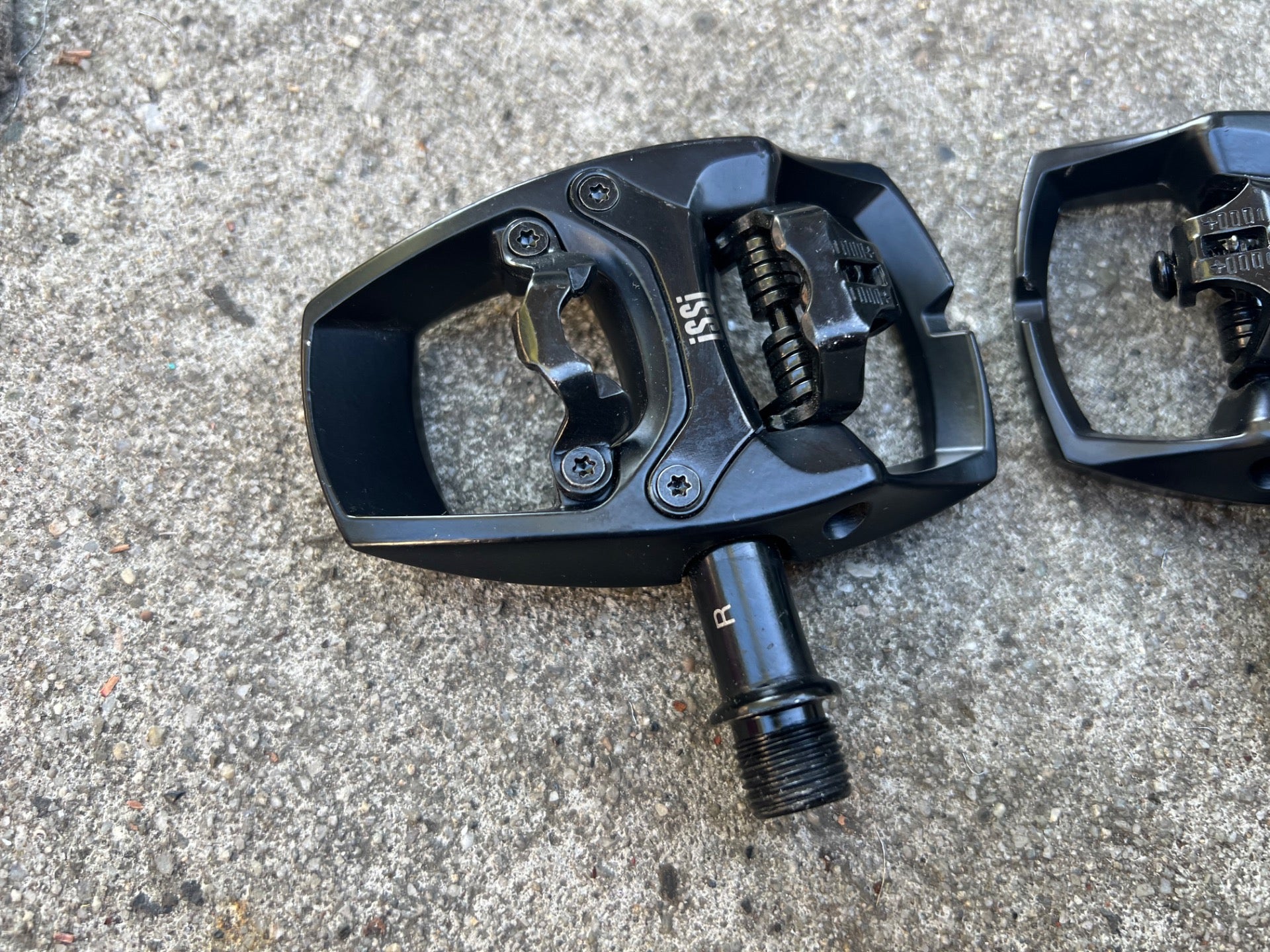 NEW ISSI Flip I Pedals Platform & SPD Gravel Touring Road Bike Black w Cleats  - Image 5