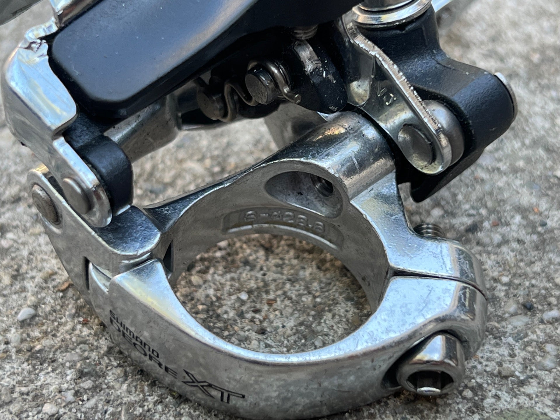 Shimano Deore XT FD-M739 Front Derailleur 28.6mm Bottom Pull Low Clamp MTB - Image 5