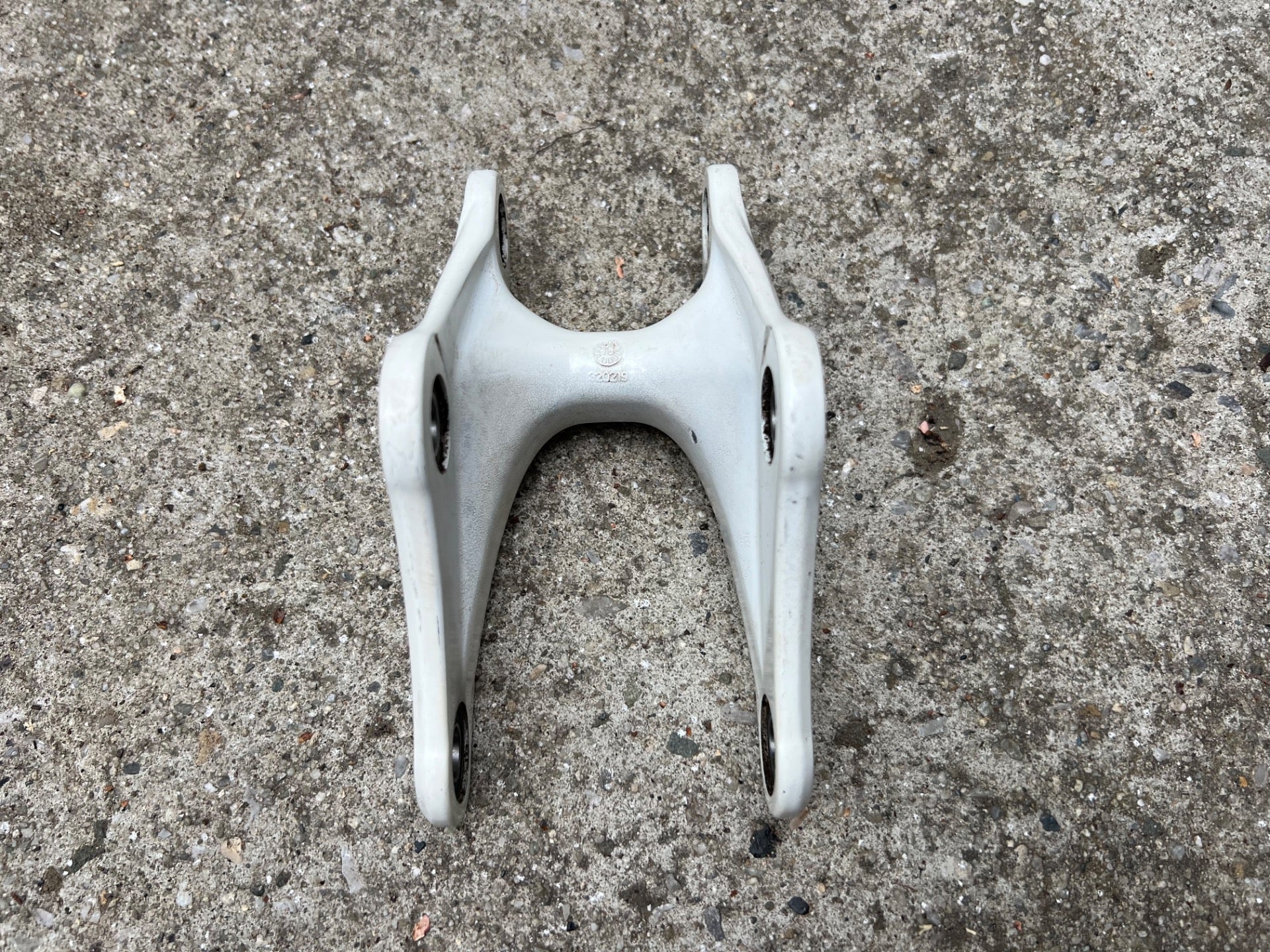 2013 Trek Rear Suspension Rocker Arm Linkage Piece White Blue Bearings - Image 5