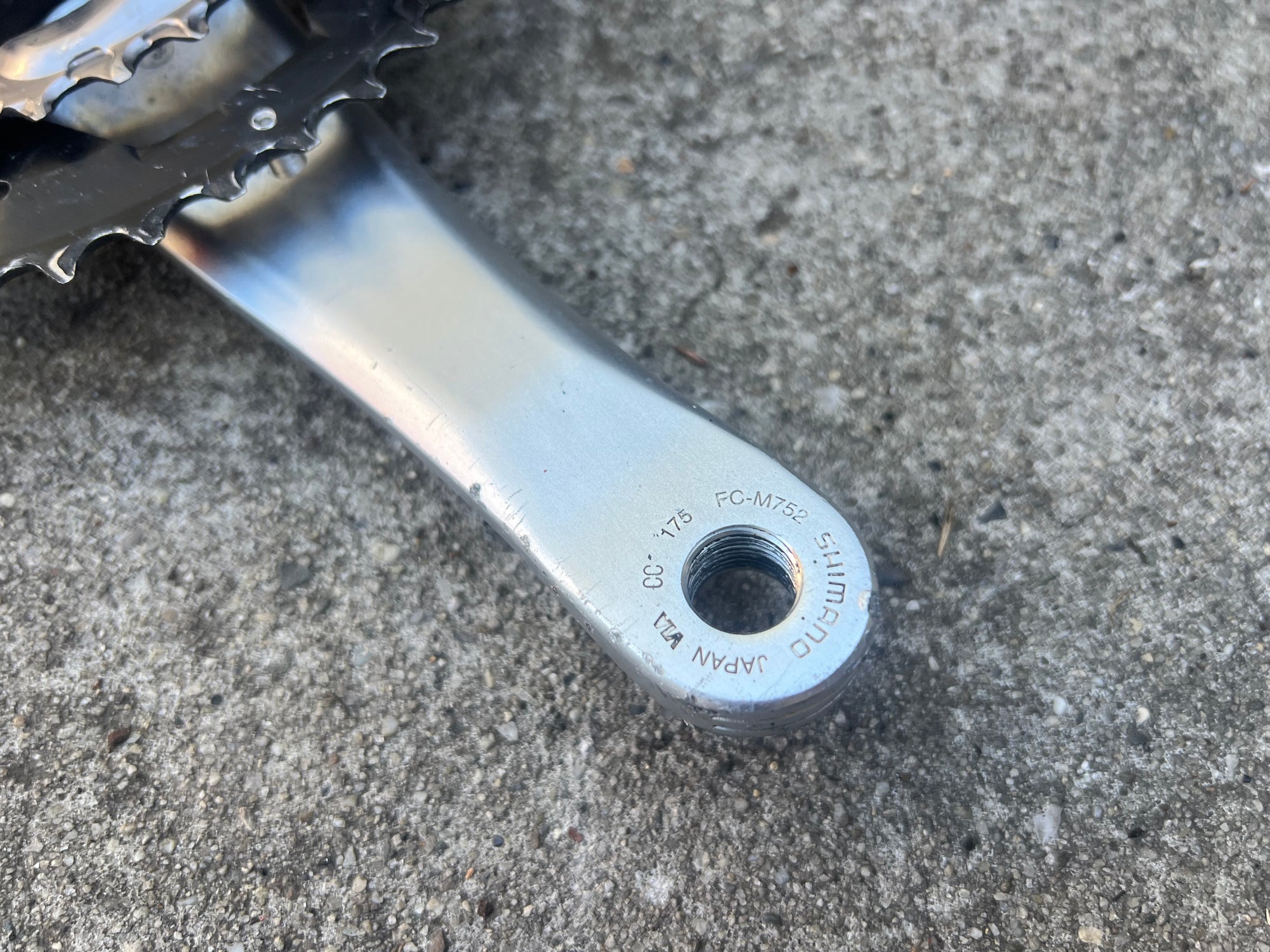 Shimano Deore XT FC-M752 Octalink V2 175mm 22-32-44 Triple MTB Crankset