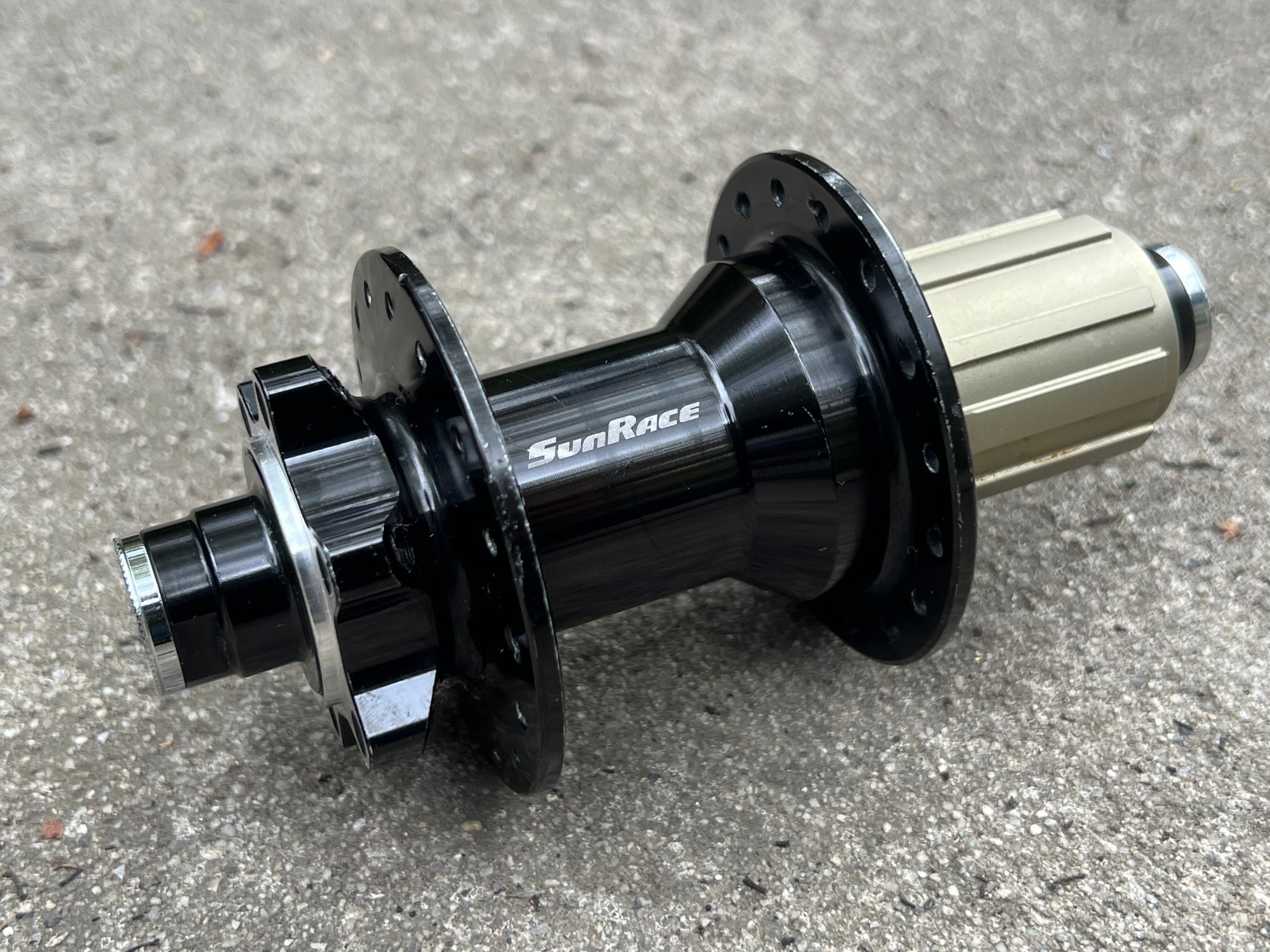 Sunrace Rear Hub 12x142mm 32H  8/9/10 Speed Shimano 6 Bolt Disc Mountain Bike Black
