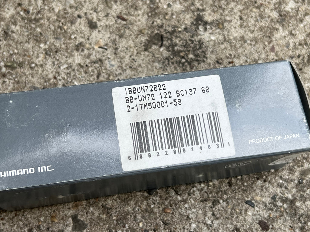 NOS NEW Shimano Deore XT 122.5x68mm BB-UN72 Square Taper Bottom Bracket English
