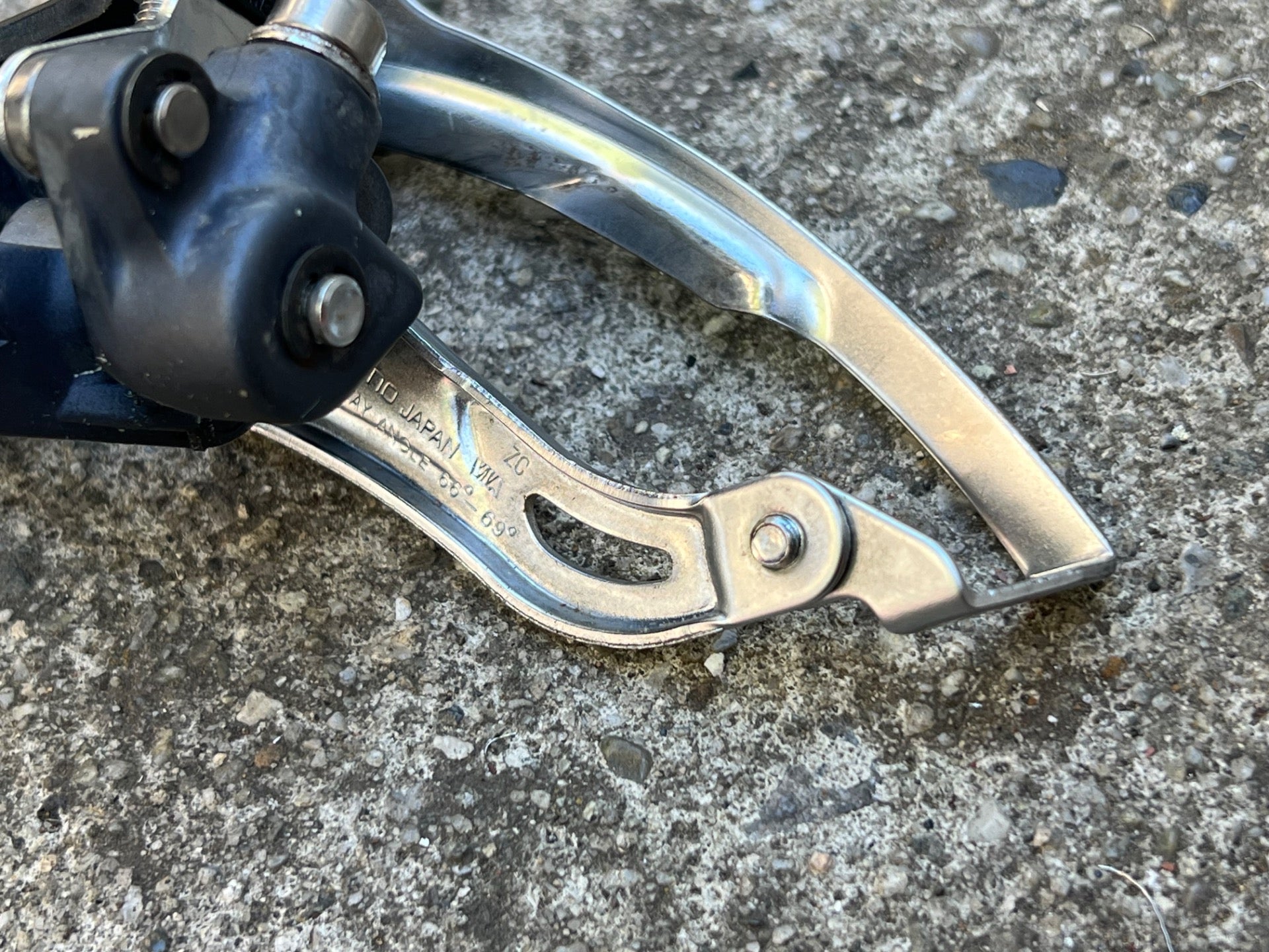 Shimano Deore LX FD-M570 28.6mm Bottom Pull Front Derailleur Triple Low Clamp  - Image 6