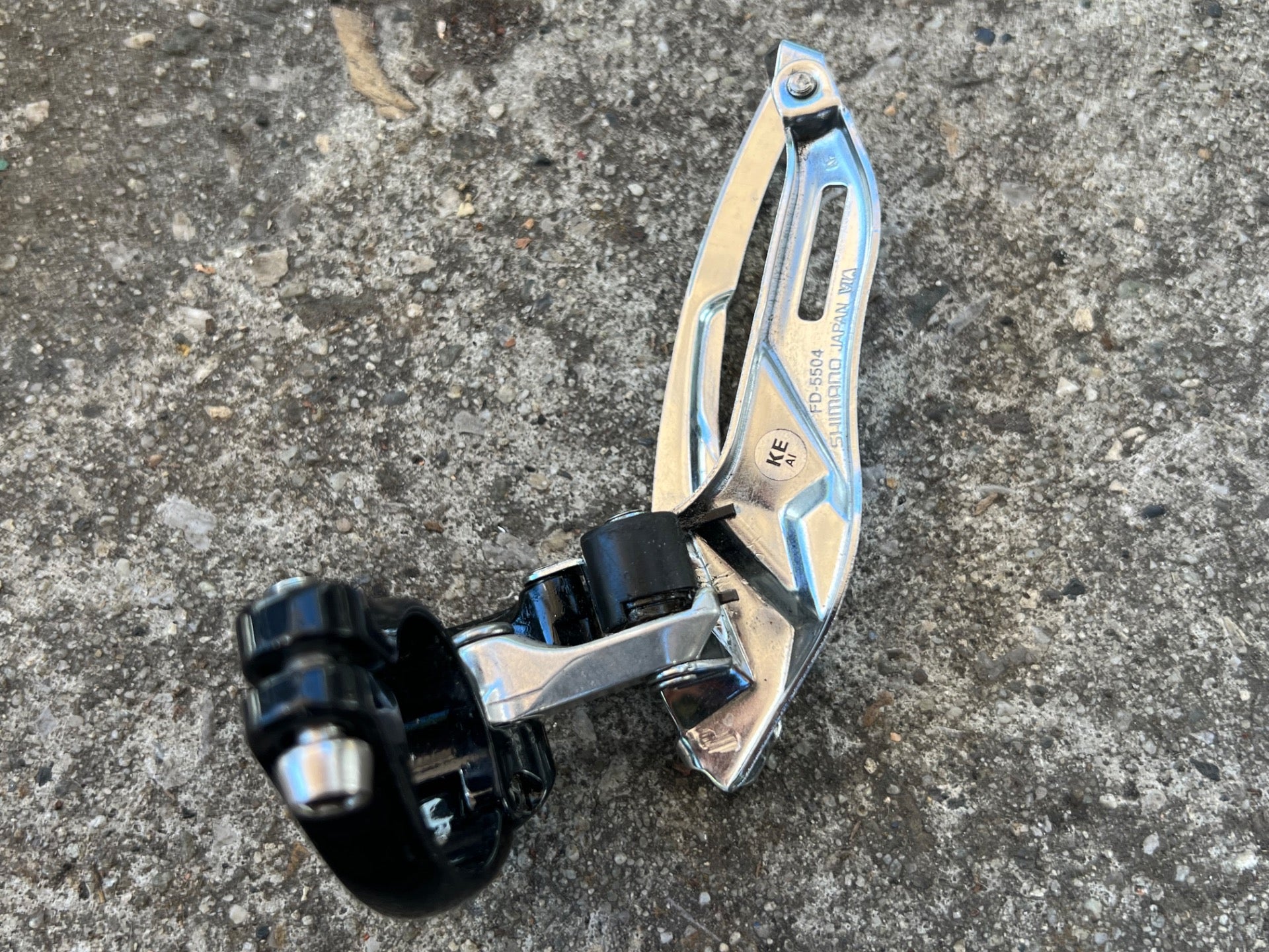 Shimano 105 FD-5504 28.6mm Bottom Pull 3x9 Triple Front Derailleur Road Black  - Image 6