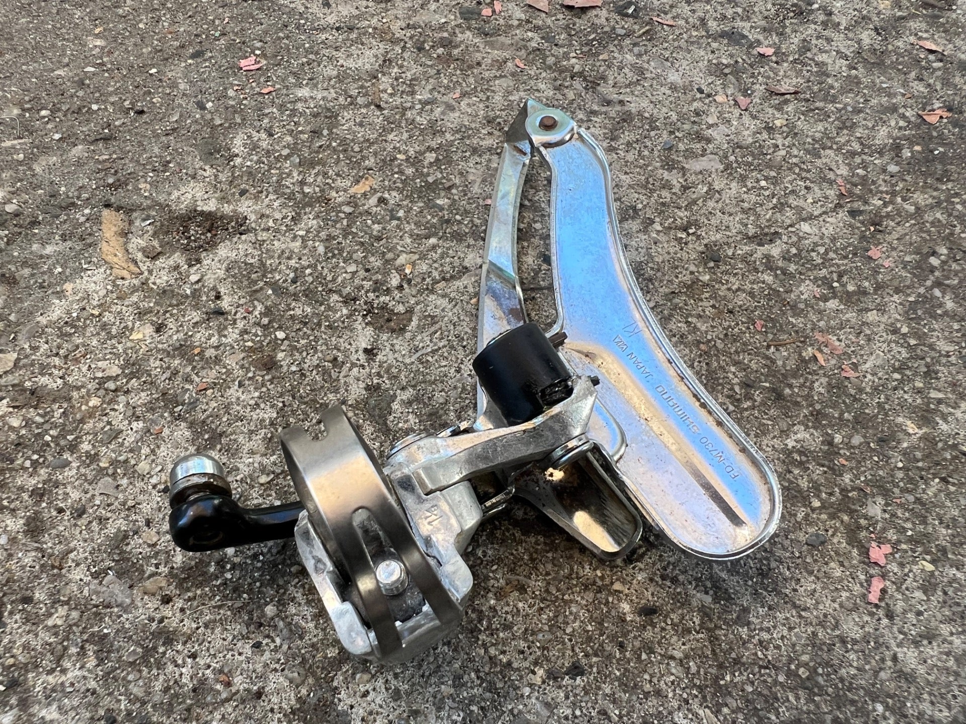 Shimano Deore XT M730 28.6mm Bottom Pull Front Derailleur Triple Band Clamp  - Image 6