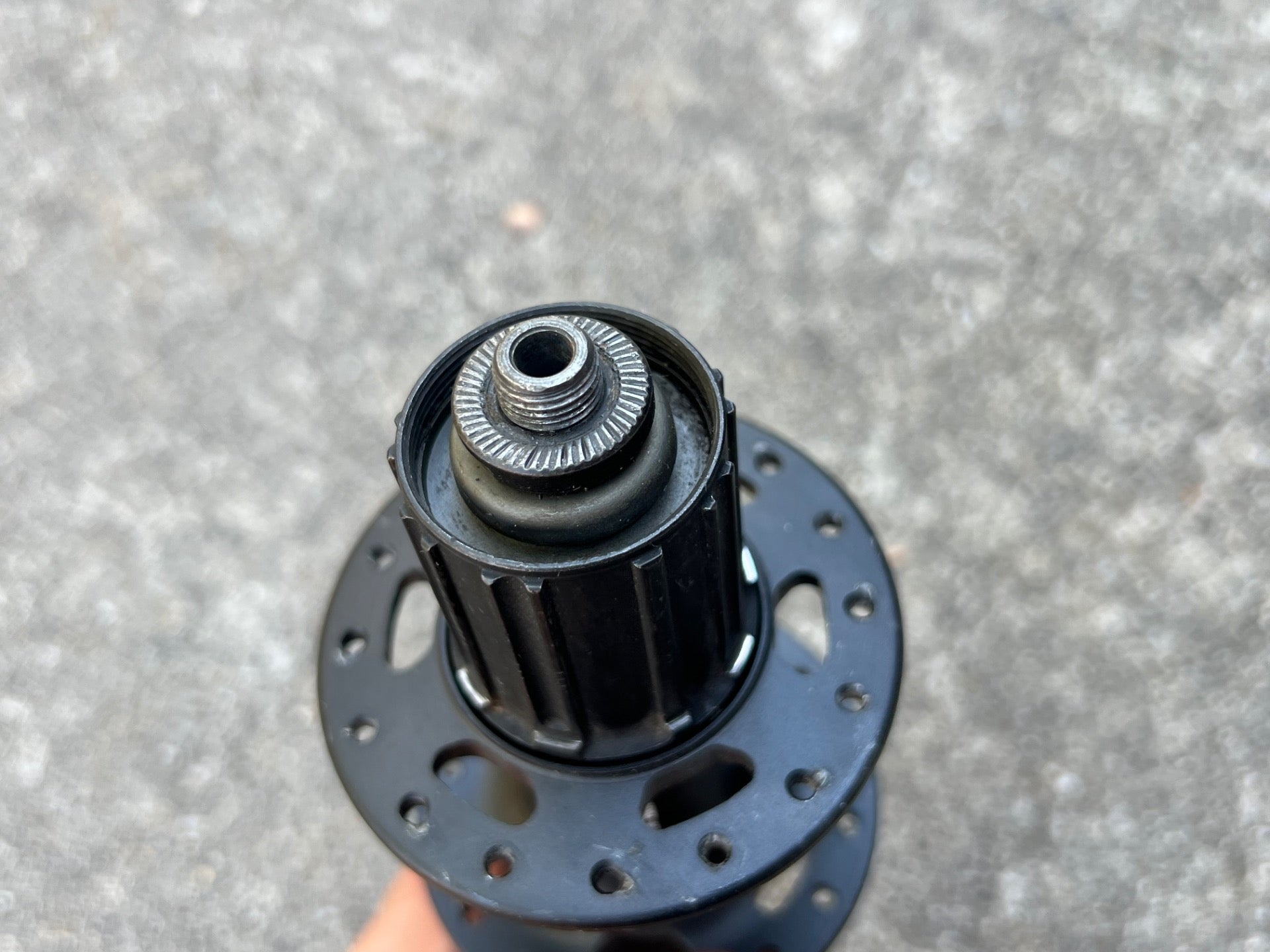Shimano Deore XT FH-M756 Rear Hub 32H Hole 135mm 8/9/10 Speed MTB Disc 6 Bolt - Image 6