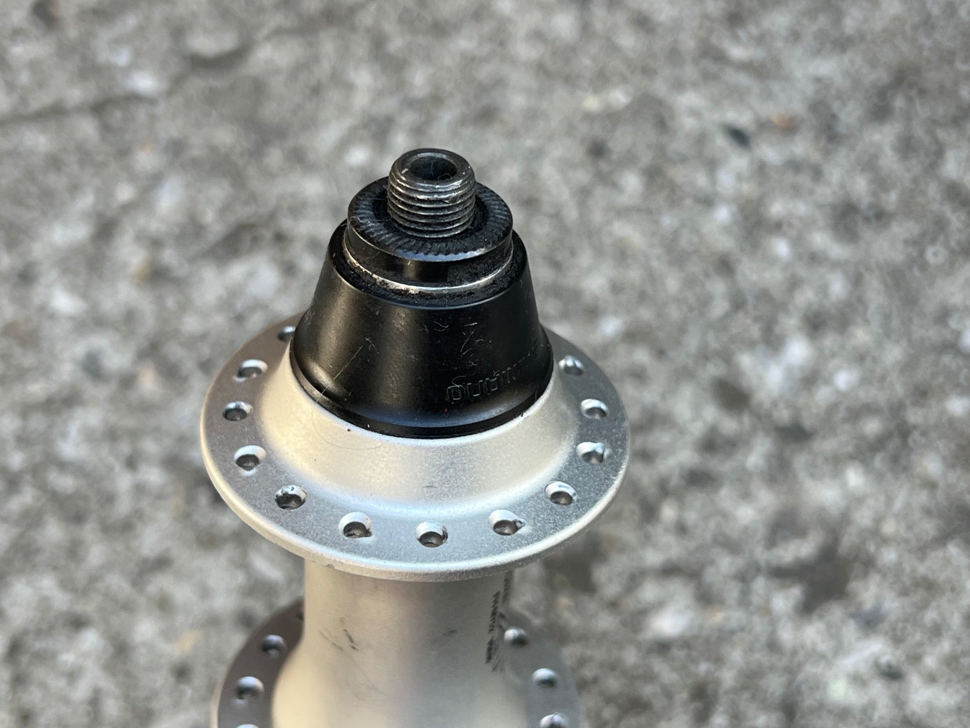 Shimano Deore XT FH-M752 32H 135mm 8-10 Speed Rear Hub MTB Mountain Bike Silver - Image 6