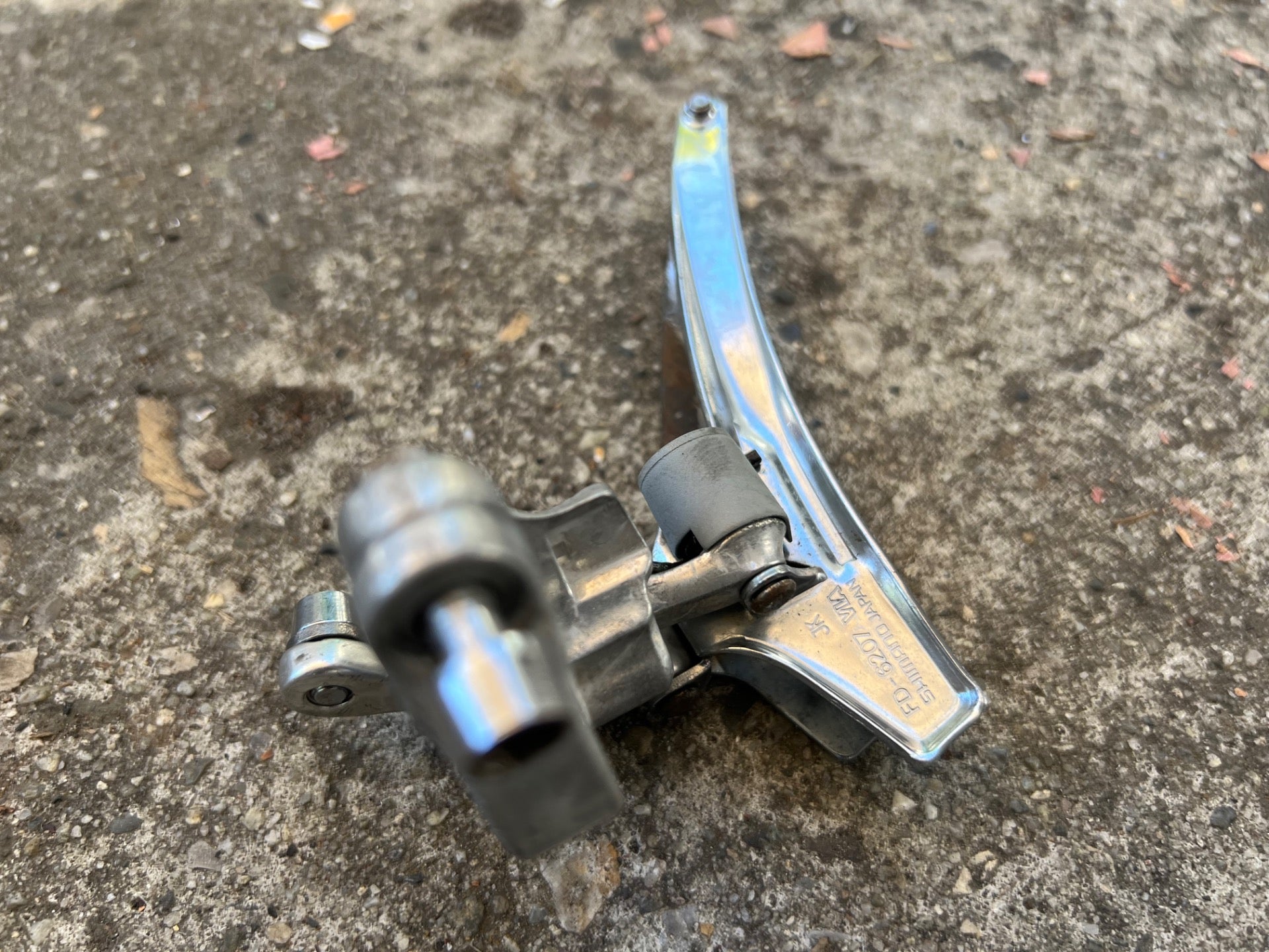 Shimano 600 FD-6207 28.6mm Bottom Pull Front Derailleur Vintage Double 2x7 Speed - Image 6