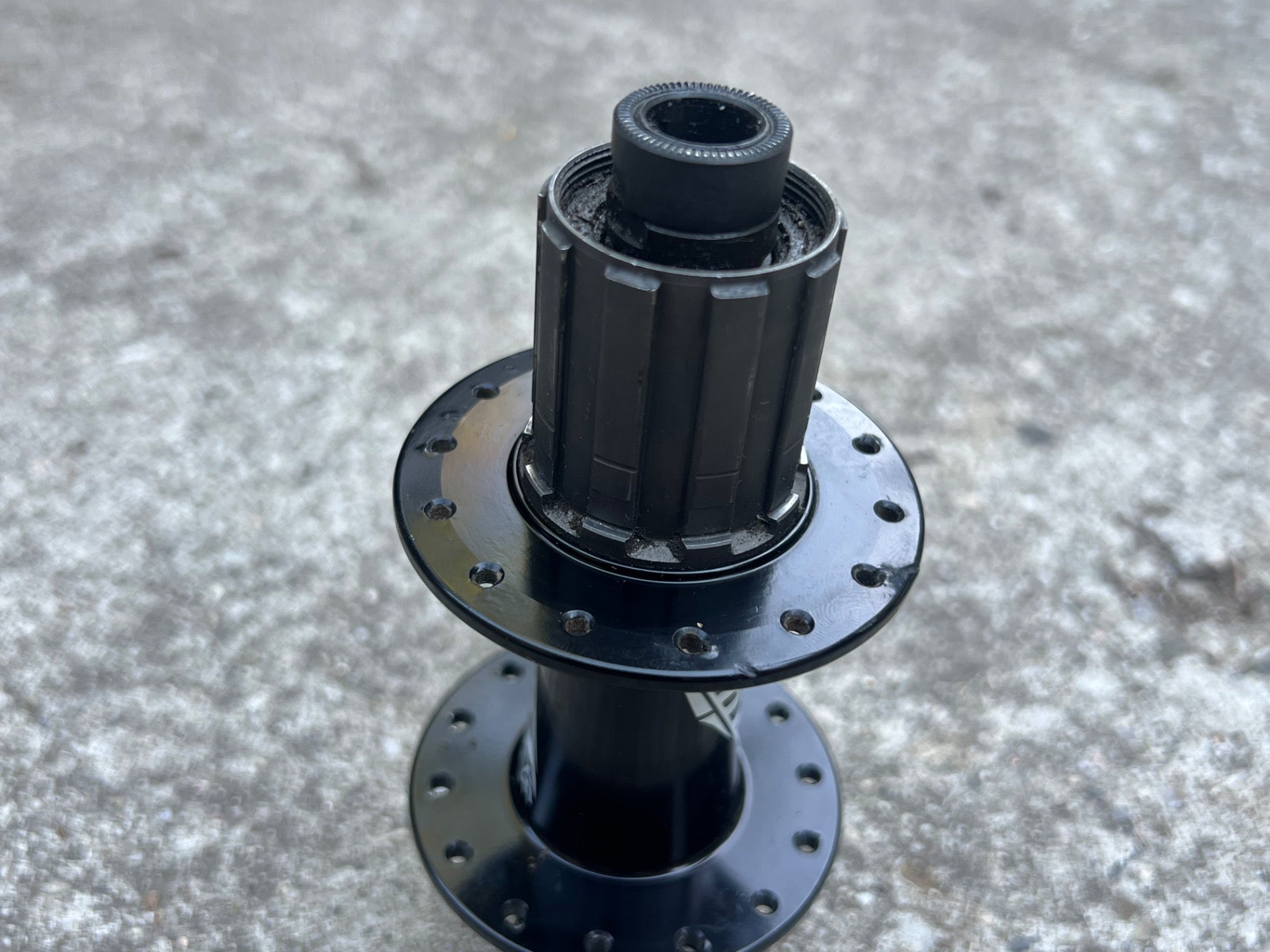 Specialized Stout Rear Hub 12x148mm 6 Bolt Disc 8-10 Speed Shimano Hyperglide  - Image 6