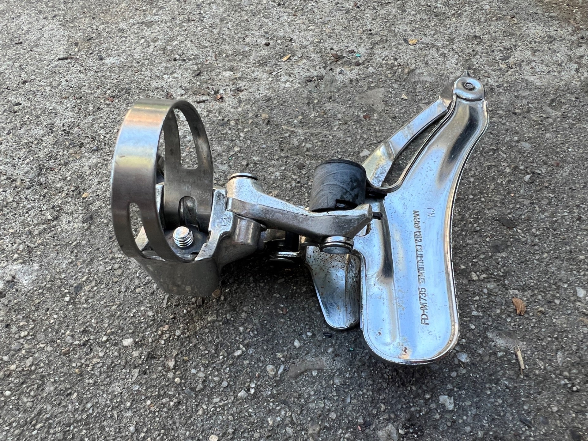 Shimano Deore XT FD-M735 31.8mm Bottom Pull Triple Band Clamp Front Derailleur  - Image 6