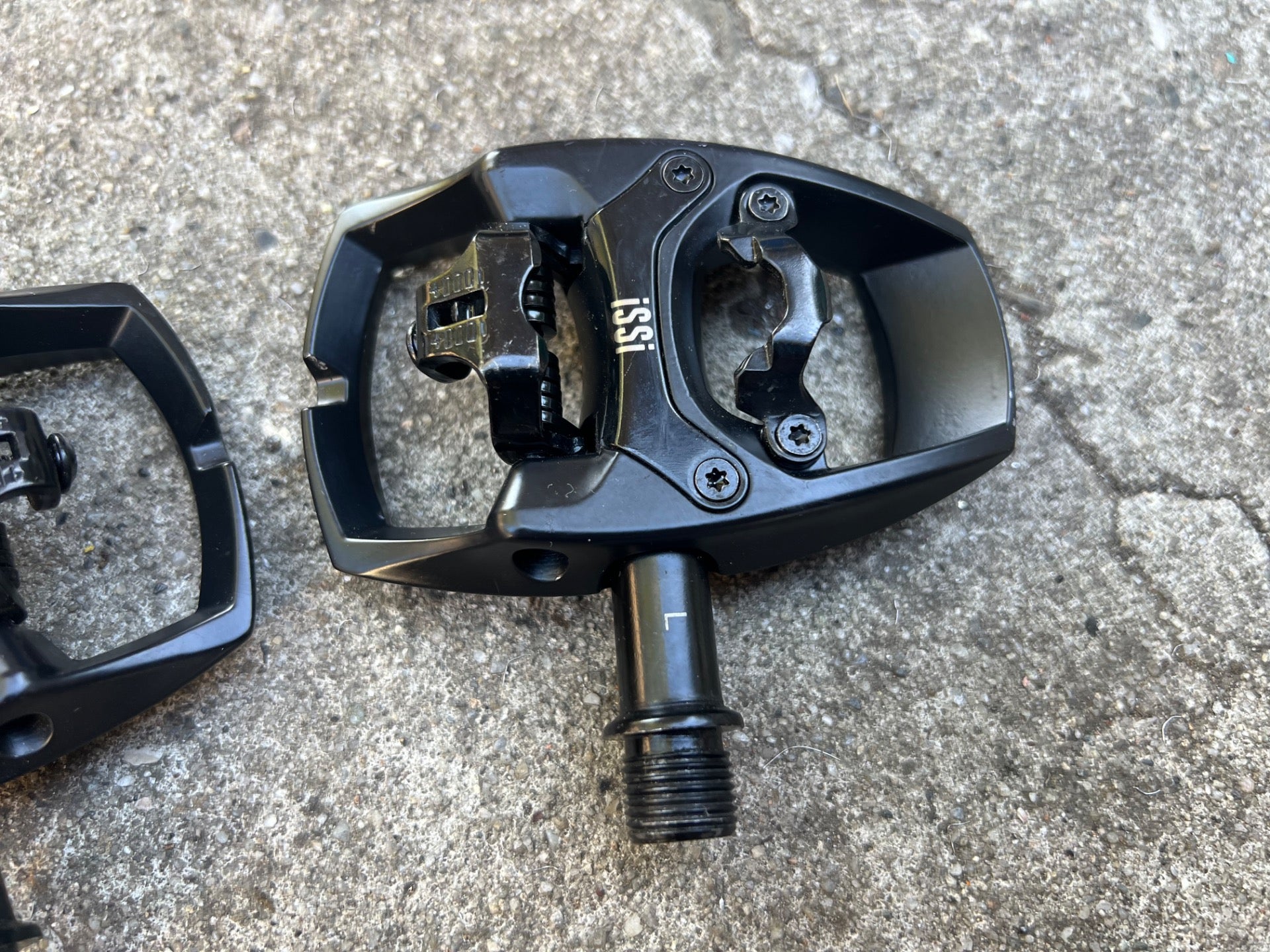 NEW ISSI Flip I Pedals Platform & SPD Gravel Touring Road Bike Black w Cleats  - Image 6