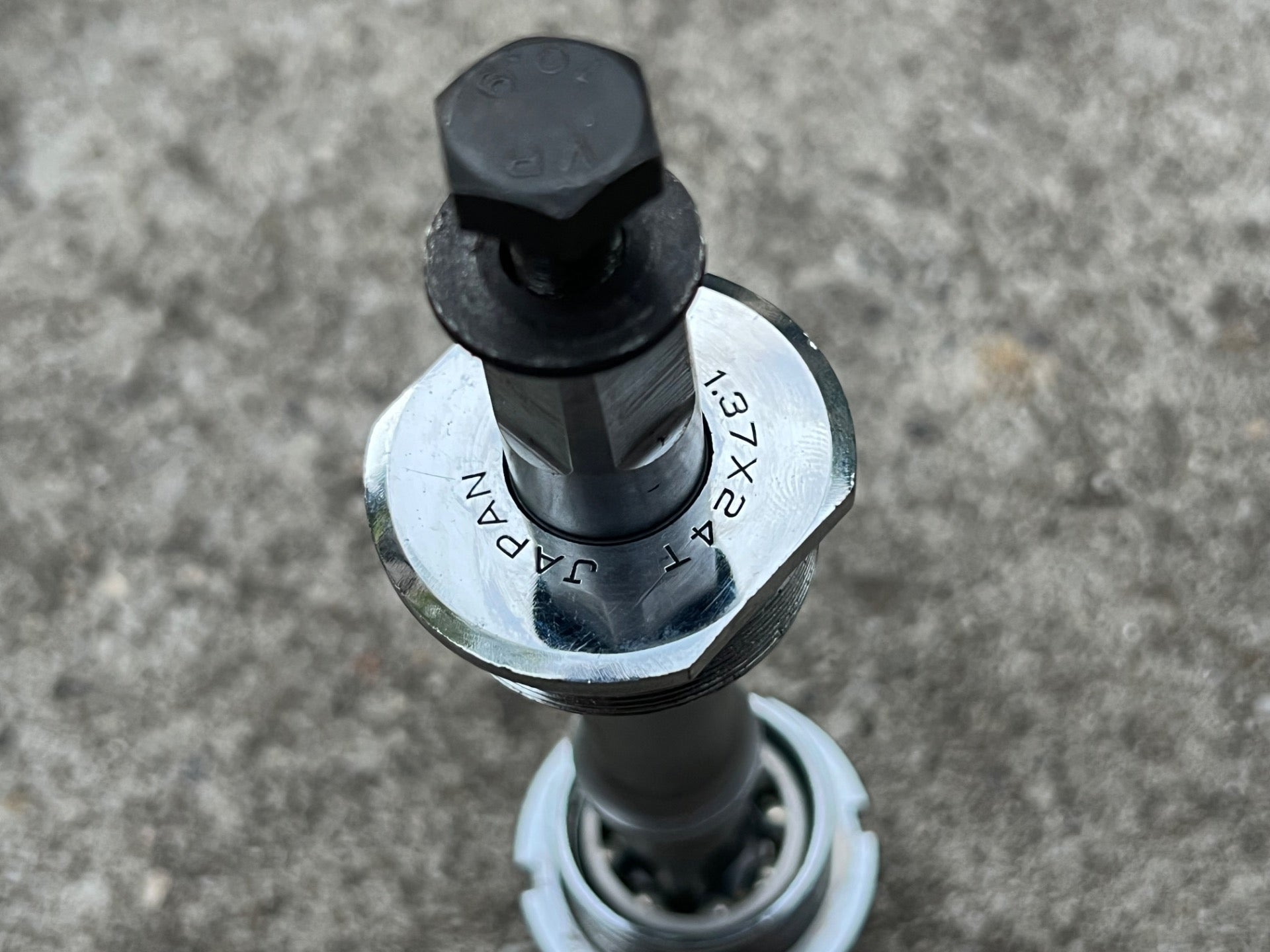 Sugino MT68 68mm 115mm English Bottom Bracket 1.37x24T Chrome Vintage Road Bike  - Image 6