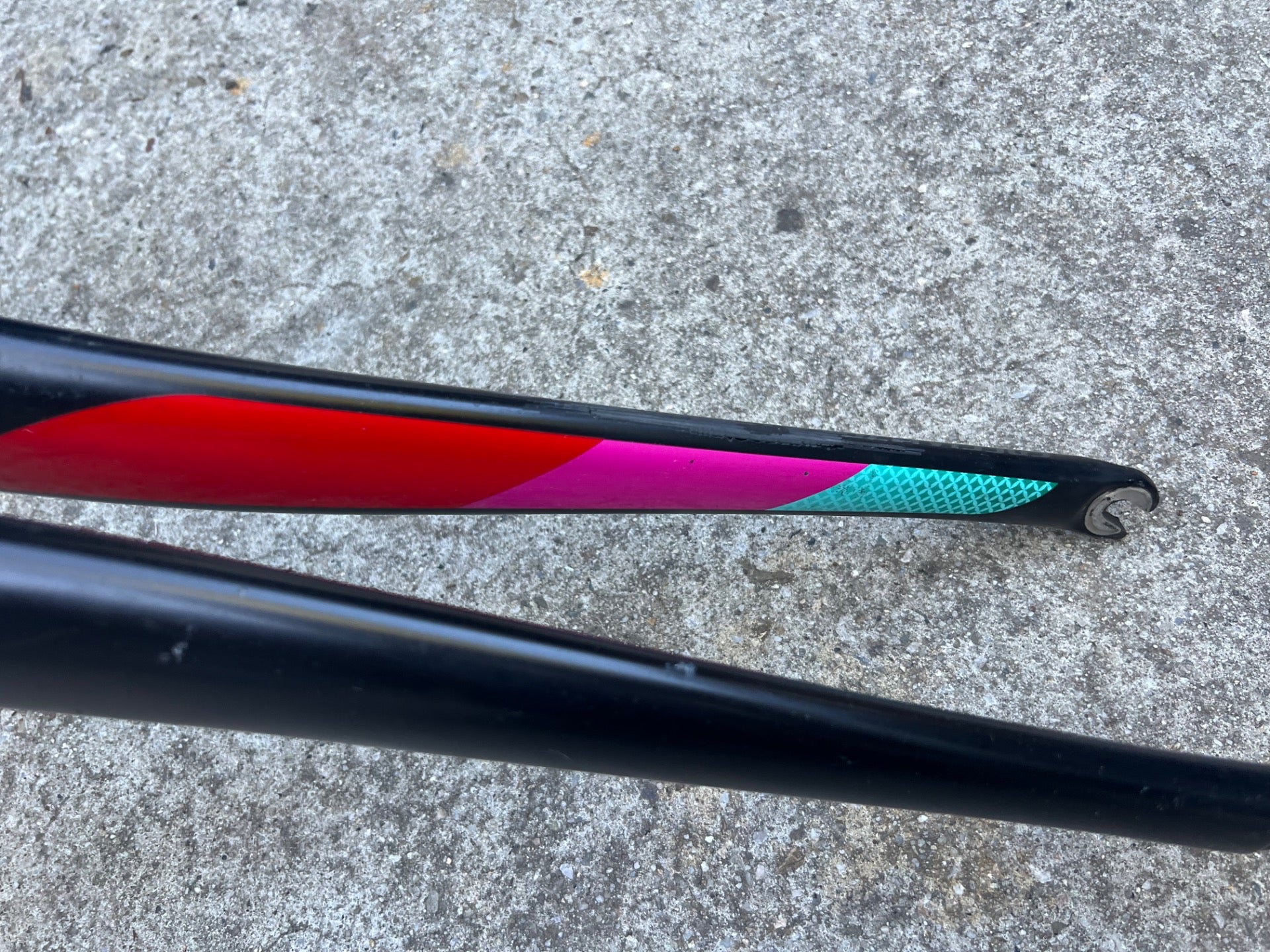 Specialized Carbon Fork 1 1/8” to 1 1/4” Tapered Threadless 8.5in Black Red Pink - Image 13