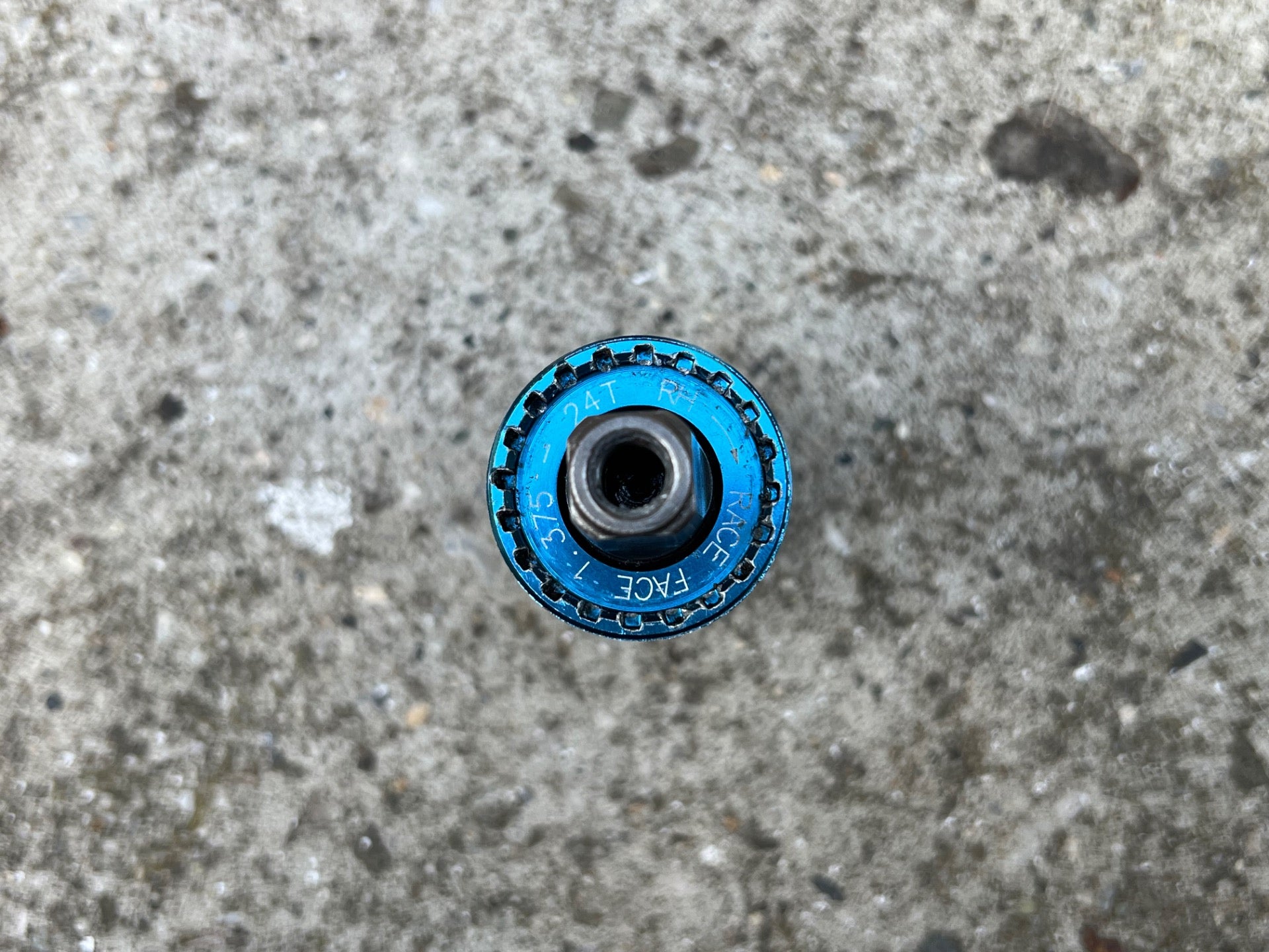 Raceface Titanium Taperlock Bottom Bracket 110mm English Thread 68/73mm Vintage  - Image 6