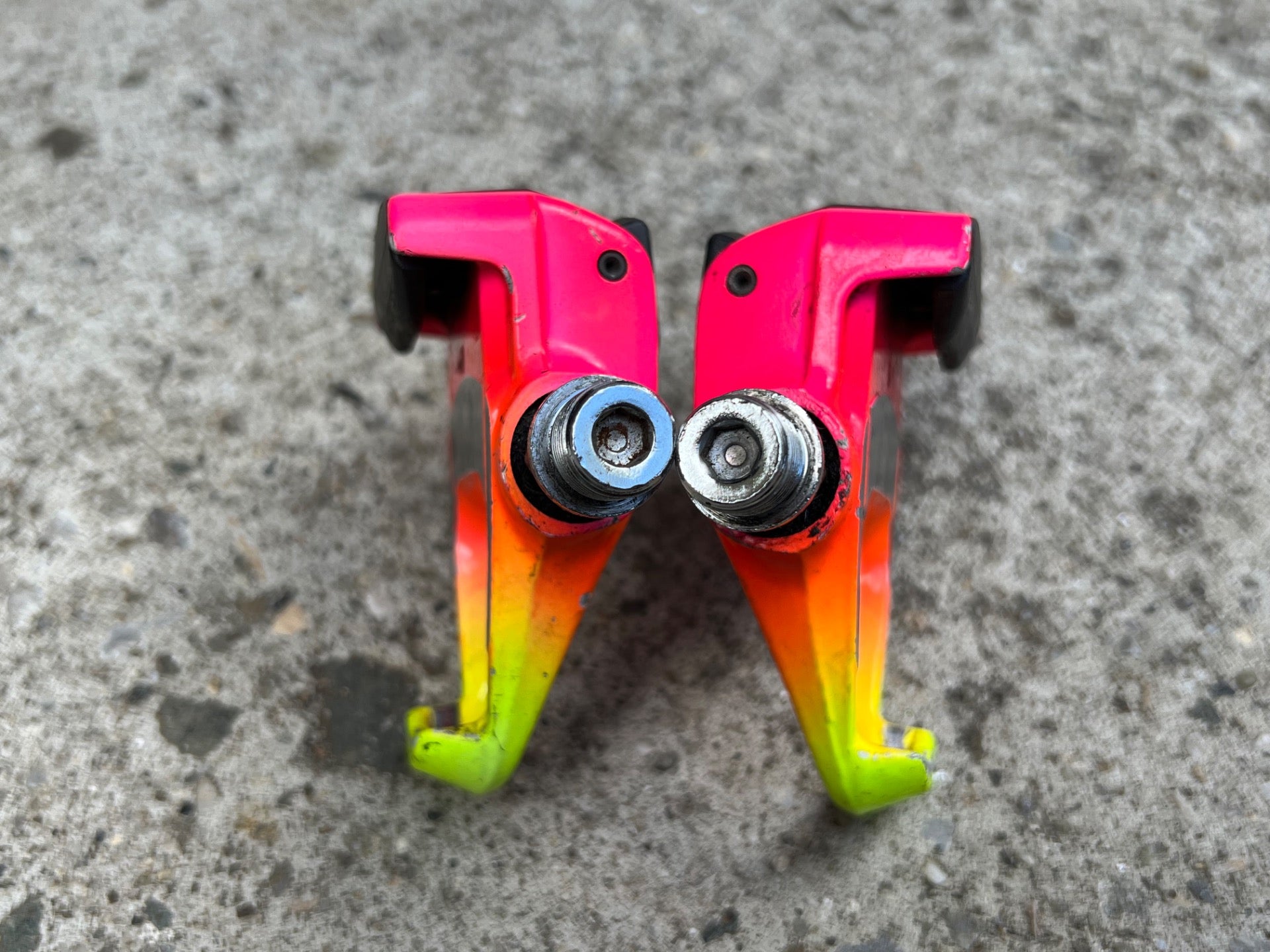 Look Carbon ARC PP76 Clipless Pedals Pink Orange Rainbow Neon Sunset Gatorfade - Image 6