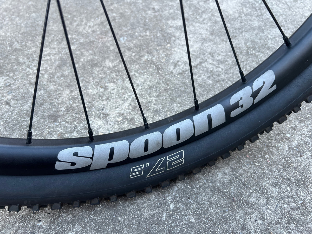 Spank Spoon 27.5” MTB Front Wheel 15x110mm SRAM 900 Hub With Schwalbe Tire