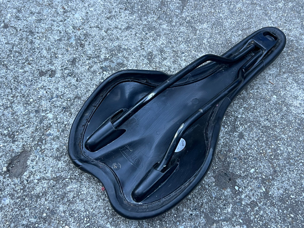 Selle Italia 275x130mm Black Saddle Road Mountain Bike Gravel Black Steel Rails