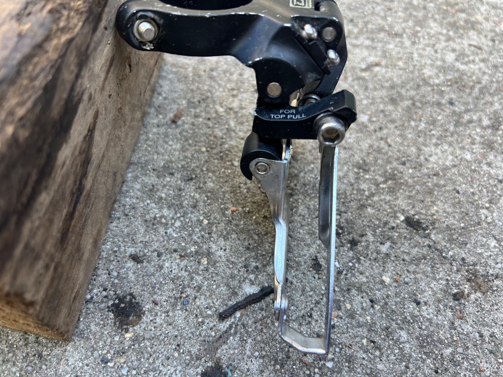 Shimano Deore FD-M611 3x10 34.9mm Top Pull Front Derailleur Triple MTB Touring  - Image 7