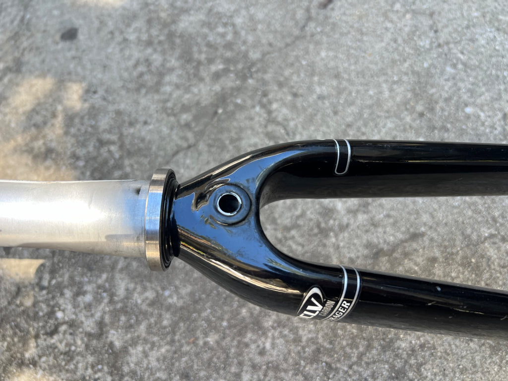 Bontrager Carbon OCLV Fork 700c 1 1/8” to 1 1/4” 9” Tapered Threadless Black - Image 11
