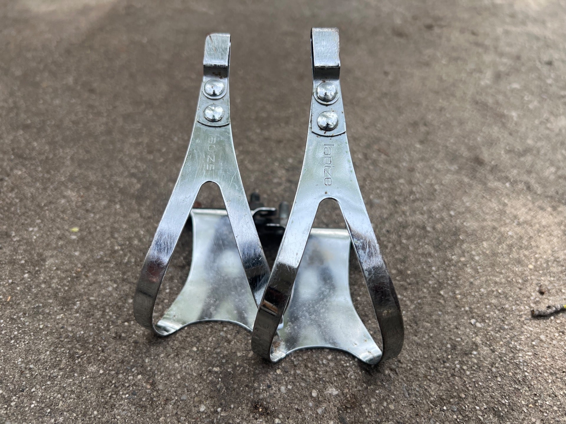 Lapize Toe Clips & Straps Size Medium Vintage Road Bike Chrome ALE Torino Retro - Image 7
