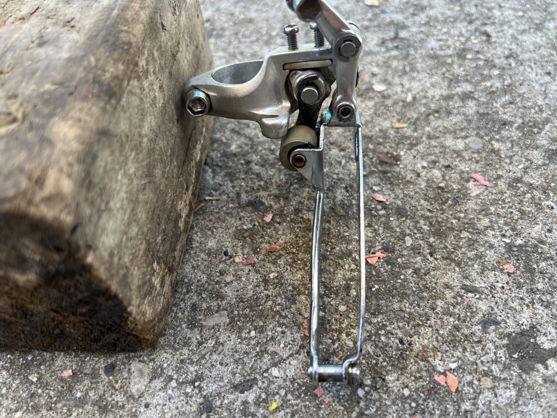 Shimano Deore XT FD-M700 28.6mm Bottom Pull Front Derailleur Triple Deerhead MTB - Image 7