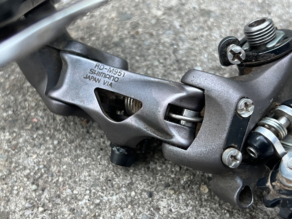 Shimano XTR RD-M951 Rapid Rise Rear Derailleur 8 Speed Medium Cage MTB Mountain - Image 10