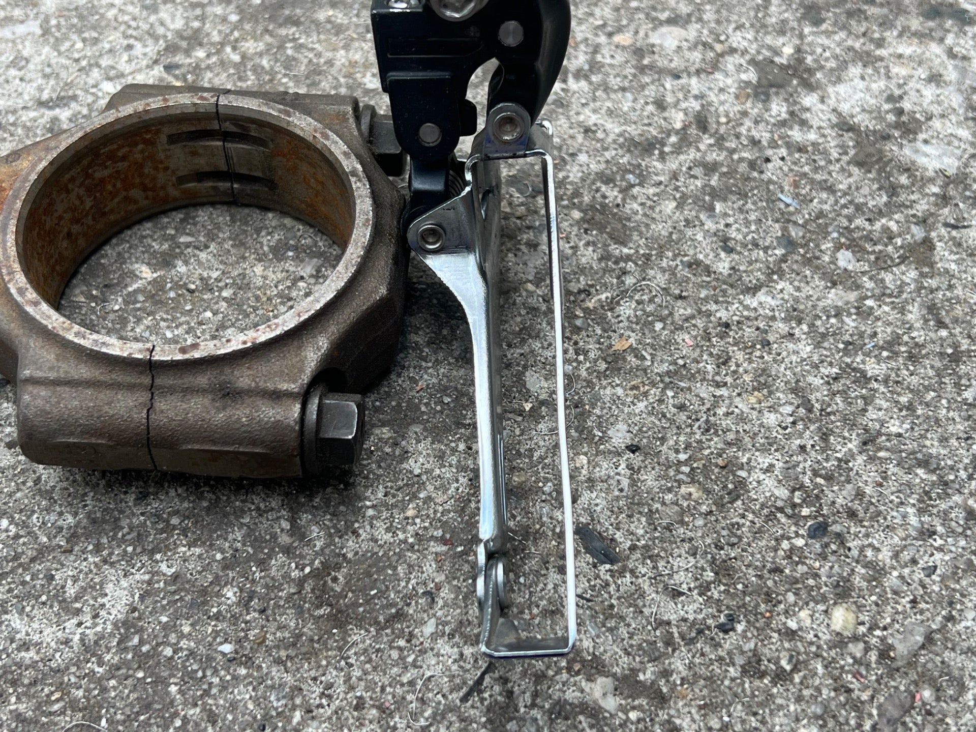 Shimano 105 FD-5700 Front Derailleur Braze On Bottom Pull Double Road 2x10 Speed - Image 7