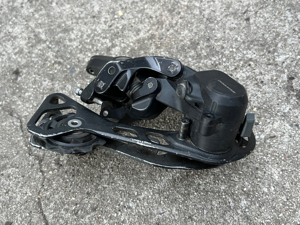 Shimano Deore XT M8000 GS 11 Speed Medium Cage Rear Derailleur Clutch Shadow  - Image 8