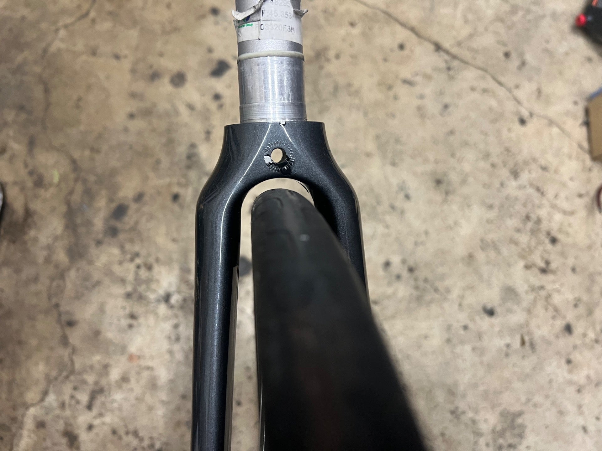Carbon 700c 1 1/8in Threadless Road Tuned Performance Black Label Fork Gray Bike - Image 12