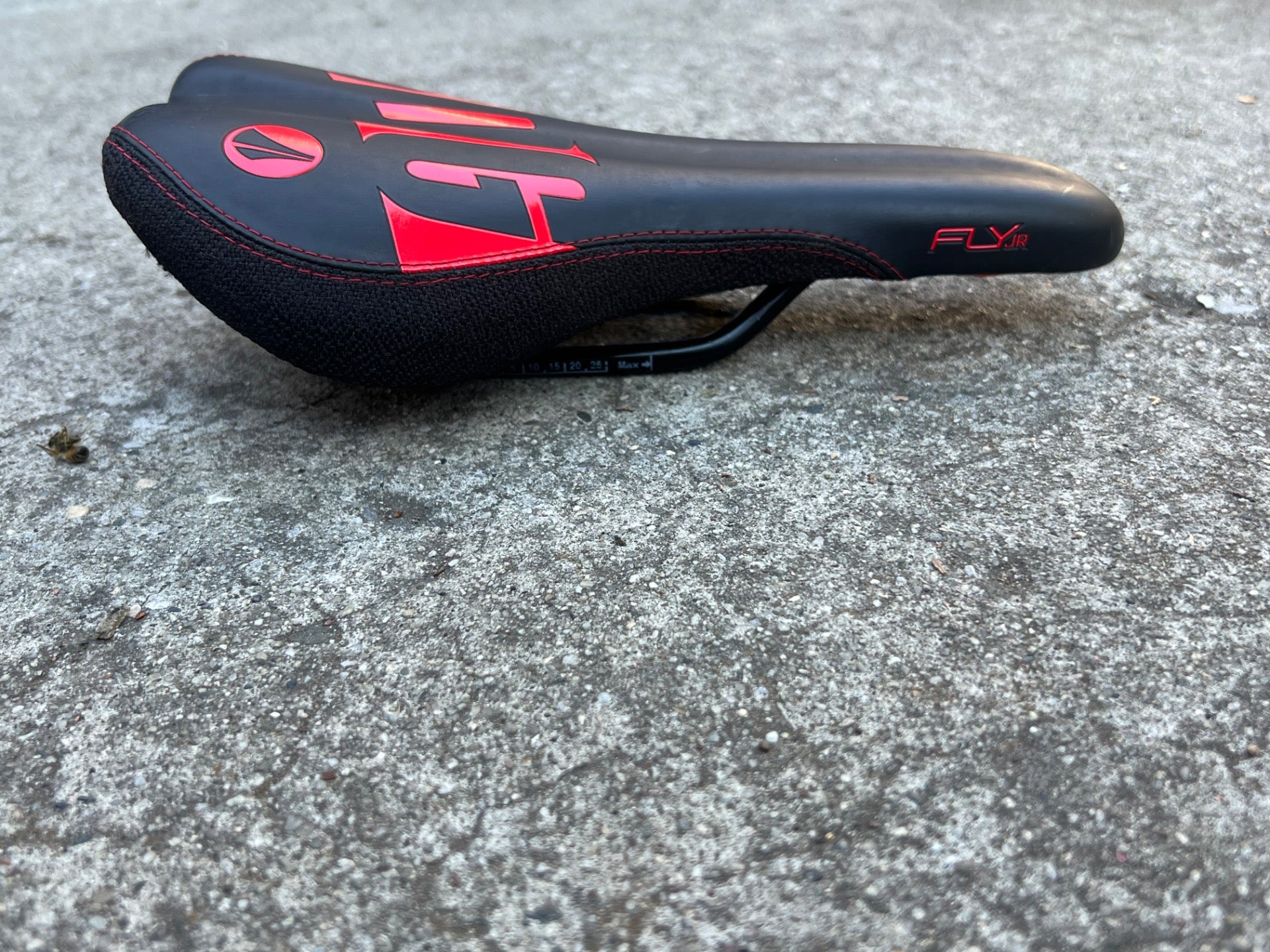 SDG Fly JR Black Red 125mm Kids Saddle MTB Mountain Bike Racing Kid’s - Image 7