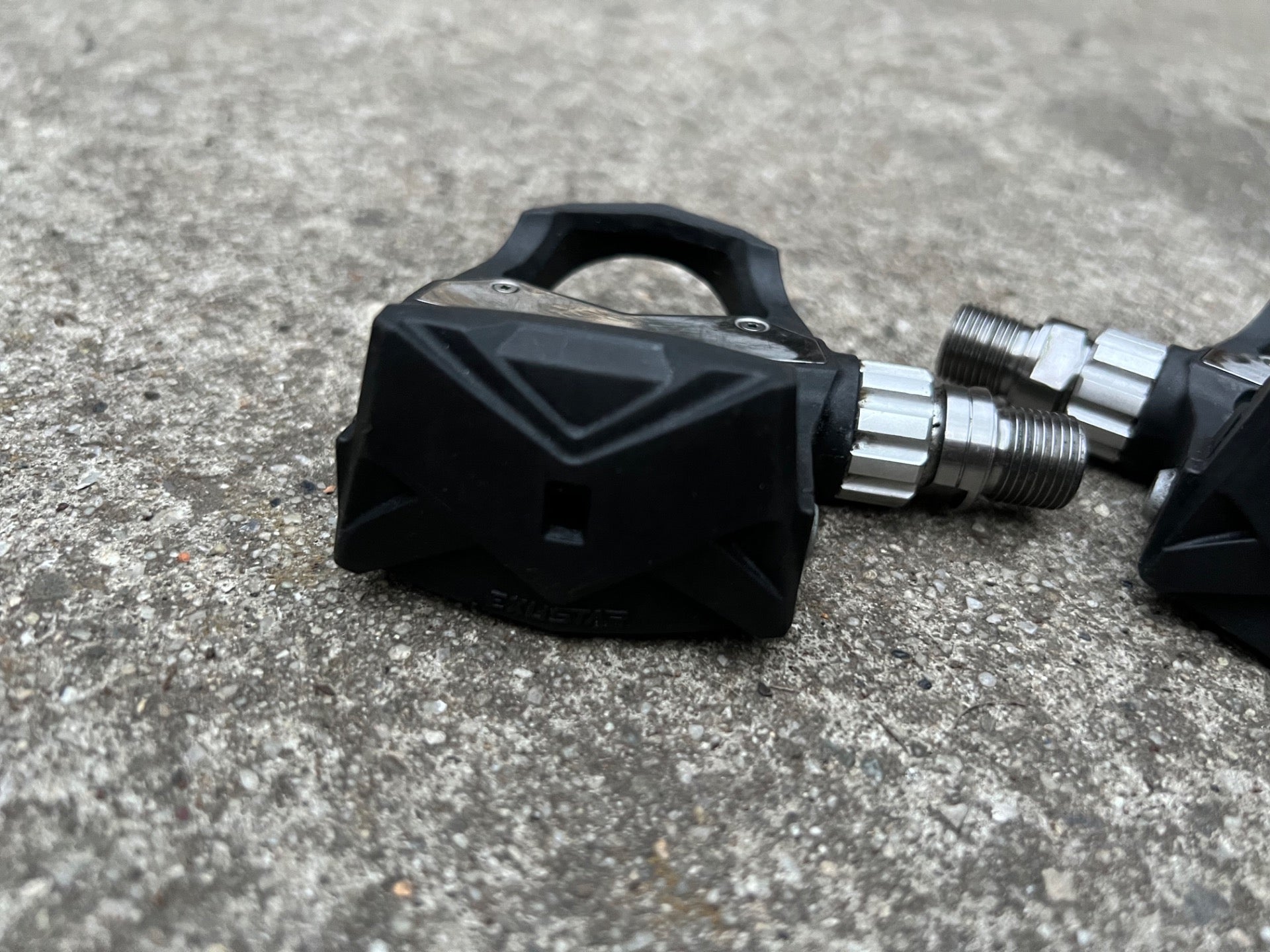 Garmin Vector PR 3 Clipless Pedals Power Meter Plus Spare Parts Black Road  - Image 12