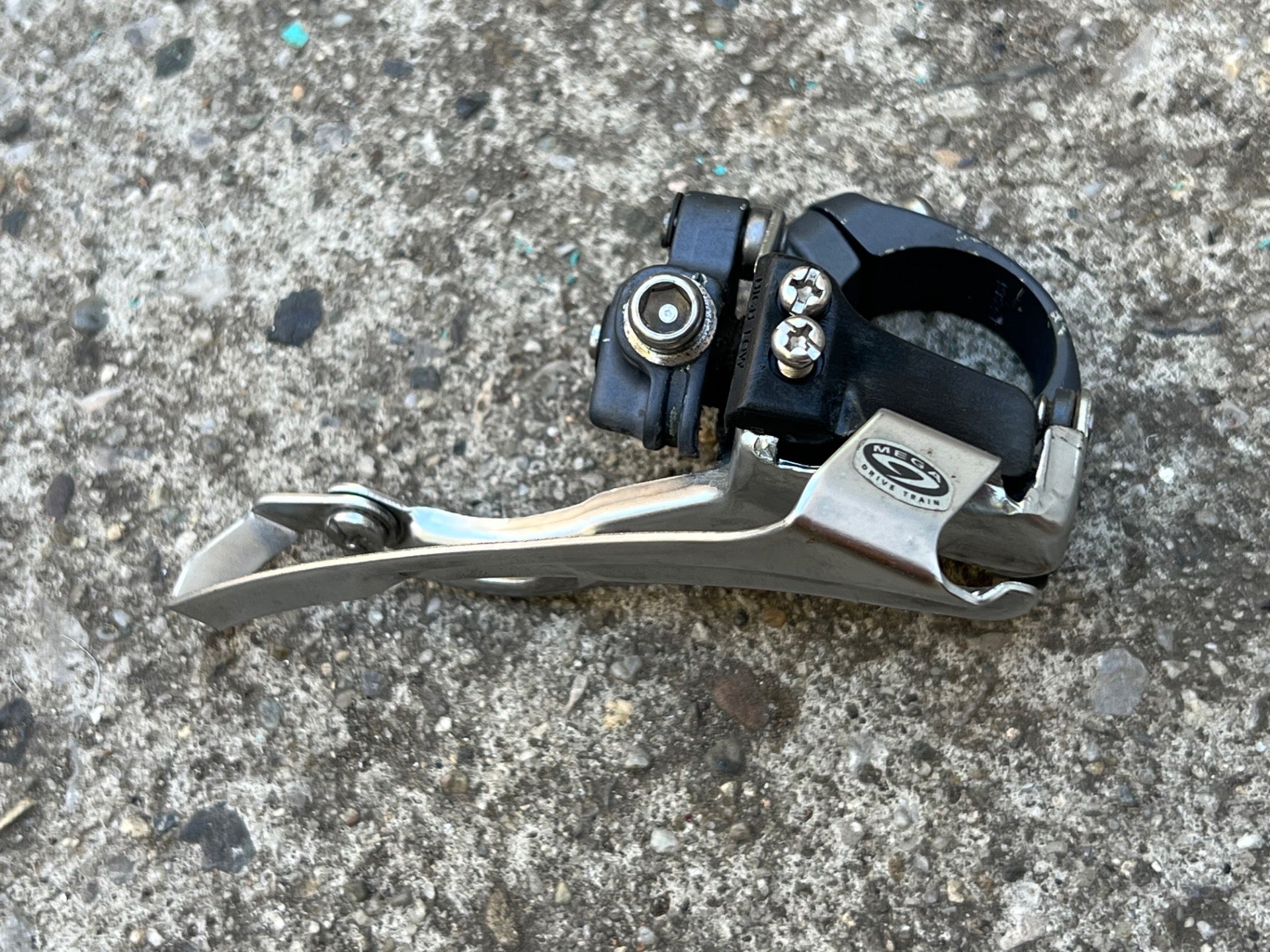Shimano Deore LX FD-M570 28.6mm Bottom Pull Front Derailleur Triple Low Clamp  - Image 7