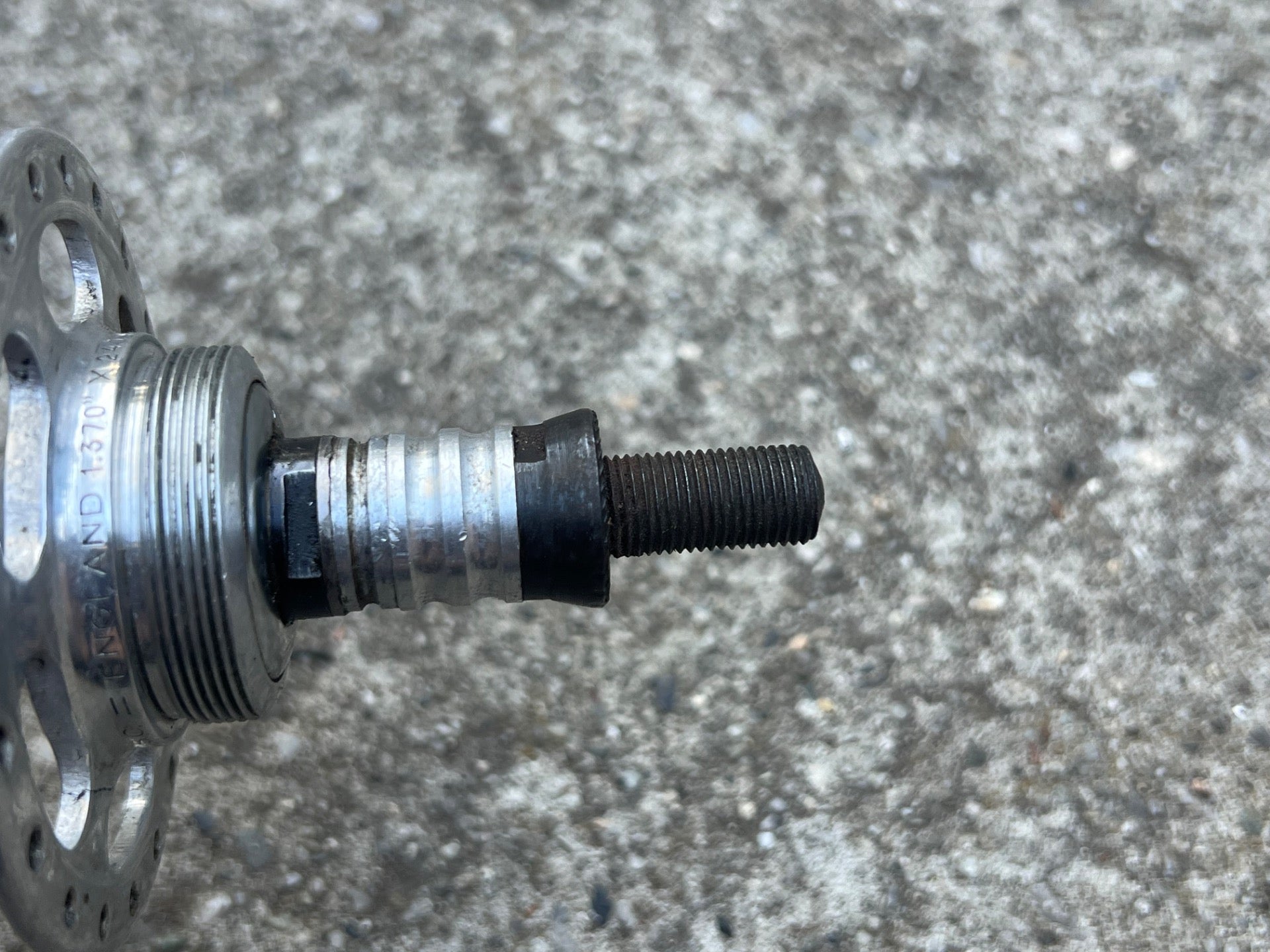 CRACKED Campagnolo Record Pista Rear Track Hub 130mm Silver Solid Axle Vintage  - Image 7