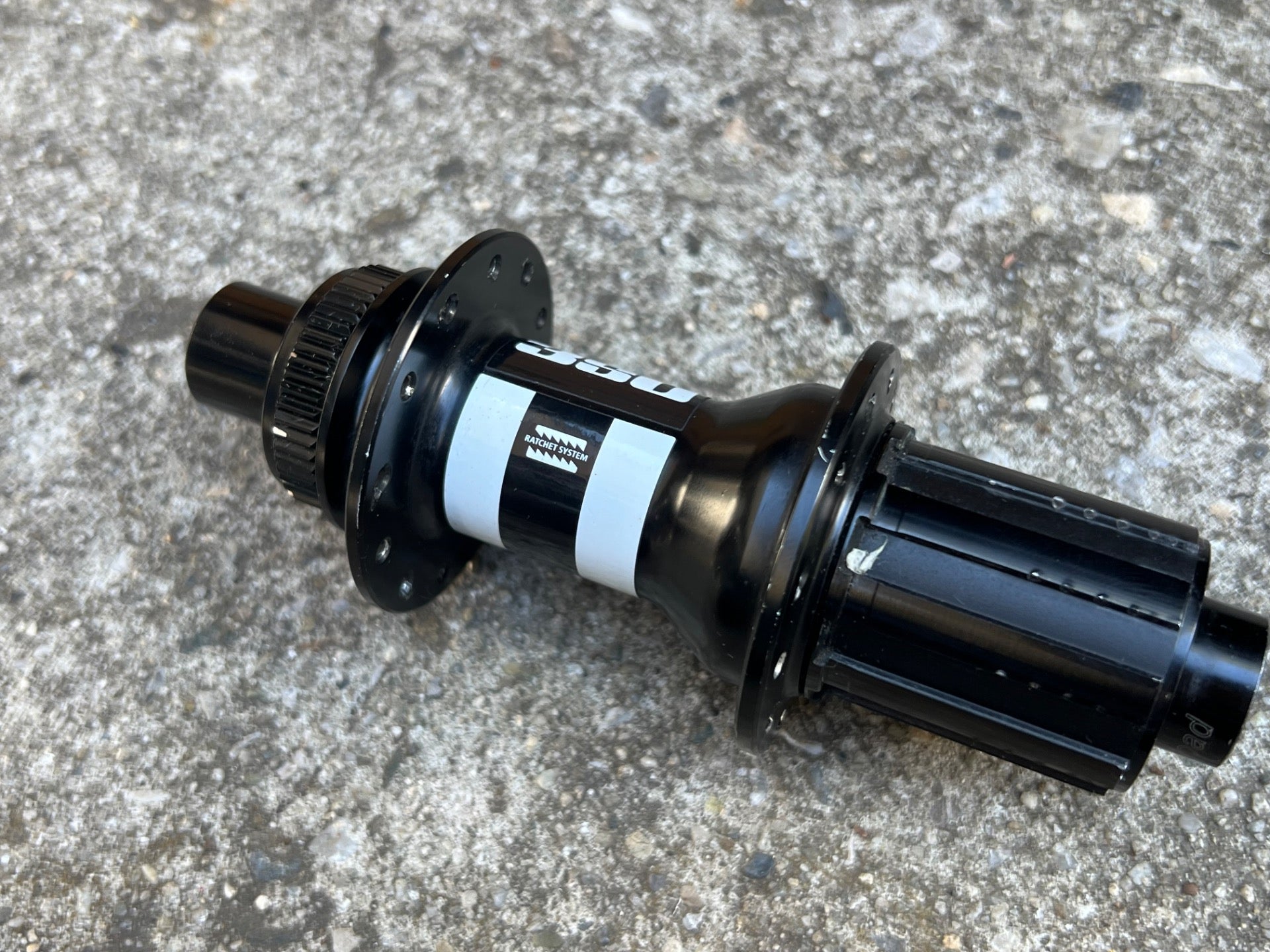DT Swiss 350 12x142mm 24H 11 Speed Shimano Centerlock Disc Rear Hub Road Black - Image 7