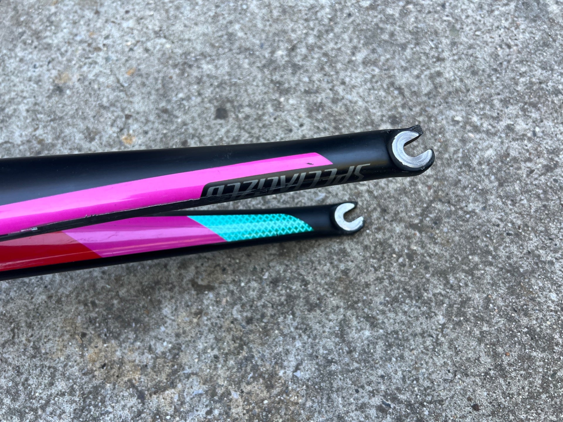 Specialized Carbon Fork 1 1/8” to 1 1/4” Tapered Threadless 8.5in Black Red Pink - Image 14